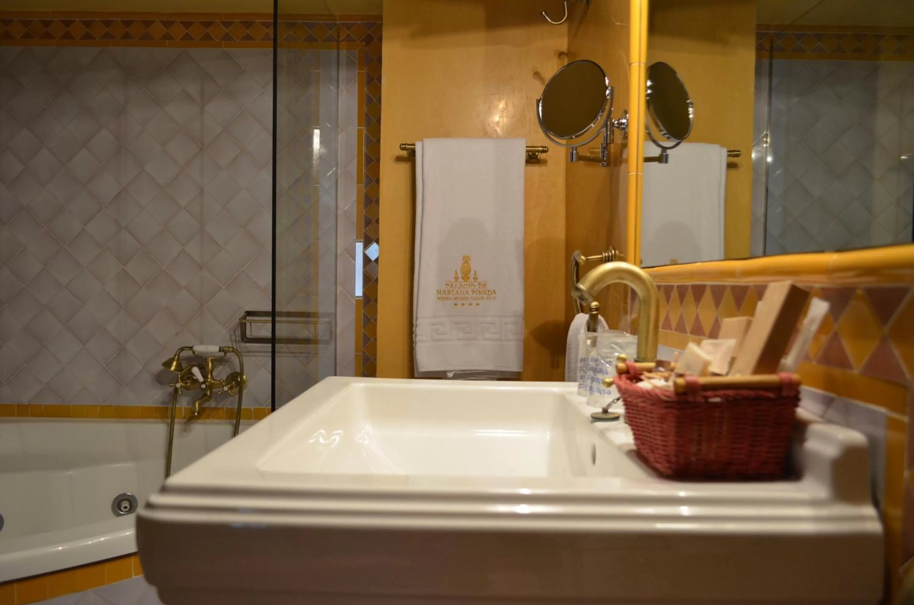 Bathroom in Palacio de Mariana Pineda