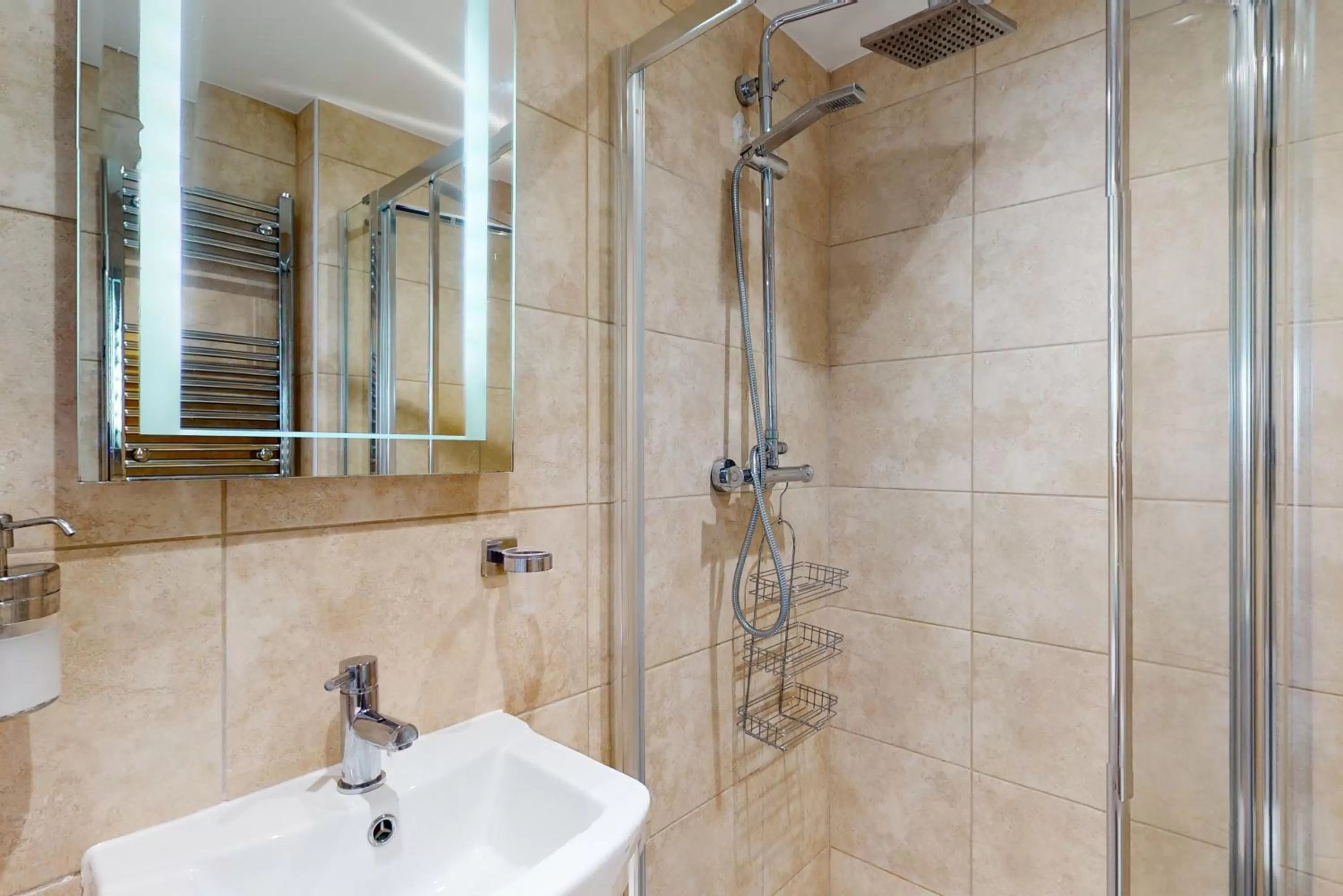 Bathroom in Crabbers' Wharf