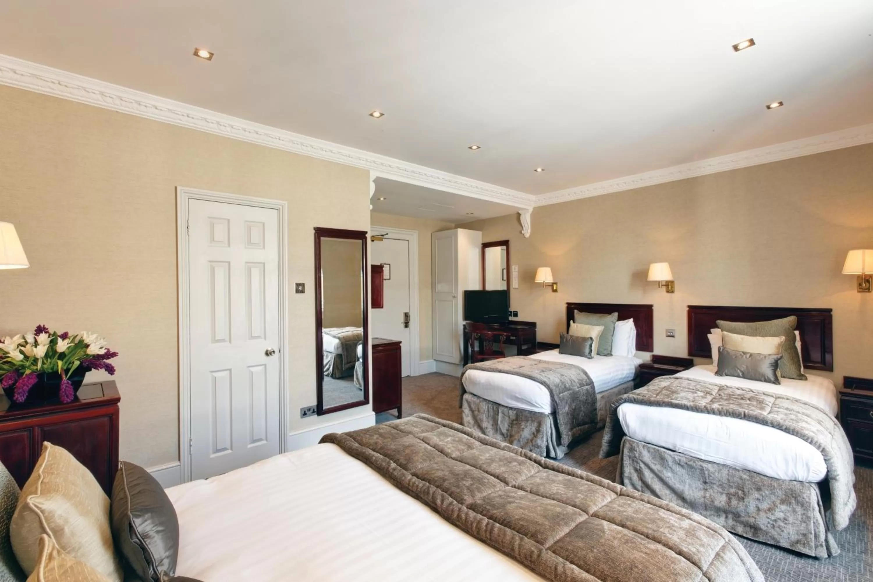 Bed in Gem Strathmore Hotel