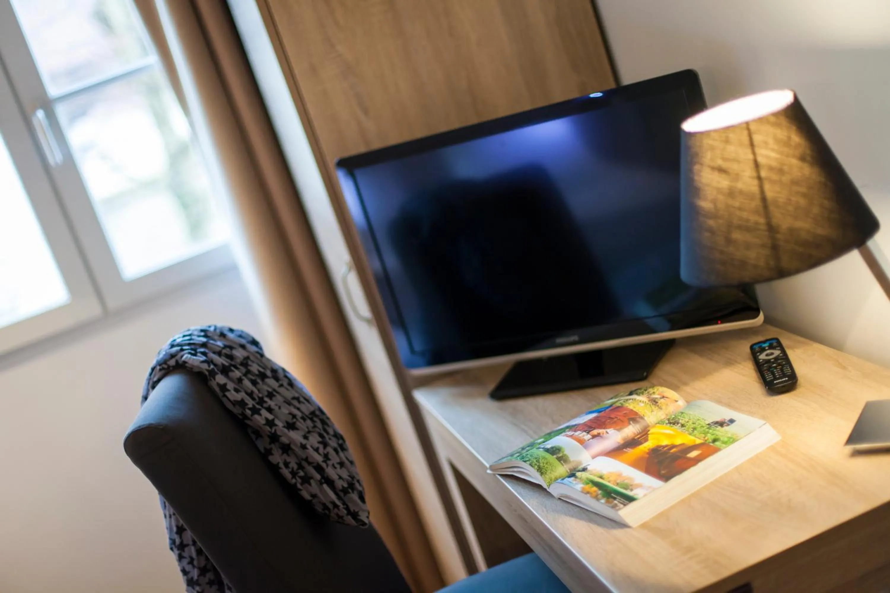 Comfort Double Room in Logis Hostellerie des Clos et restaurant Bistrot des grands crus et Maison de la tour Chablis