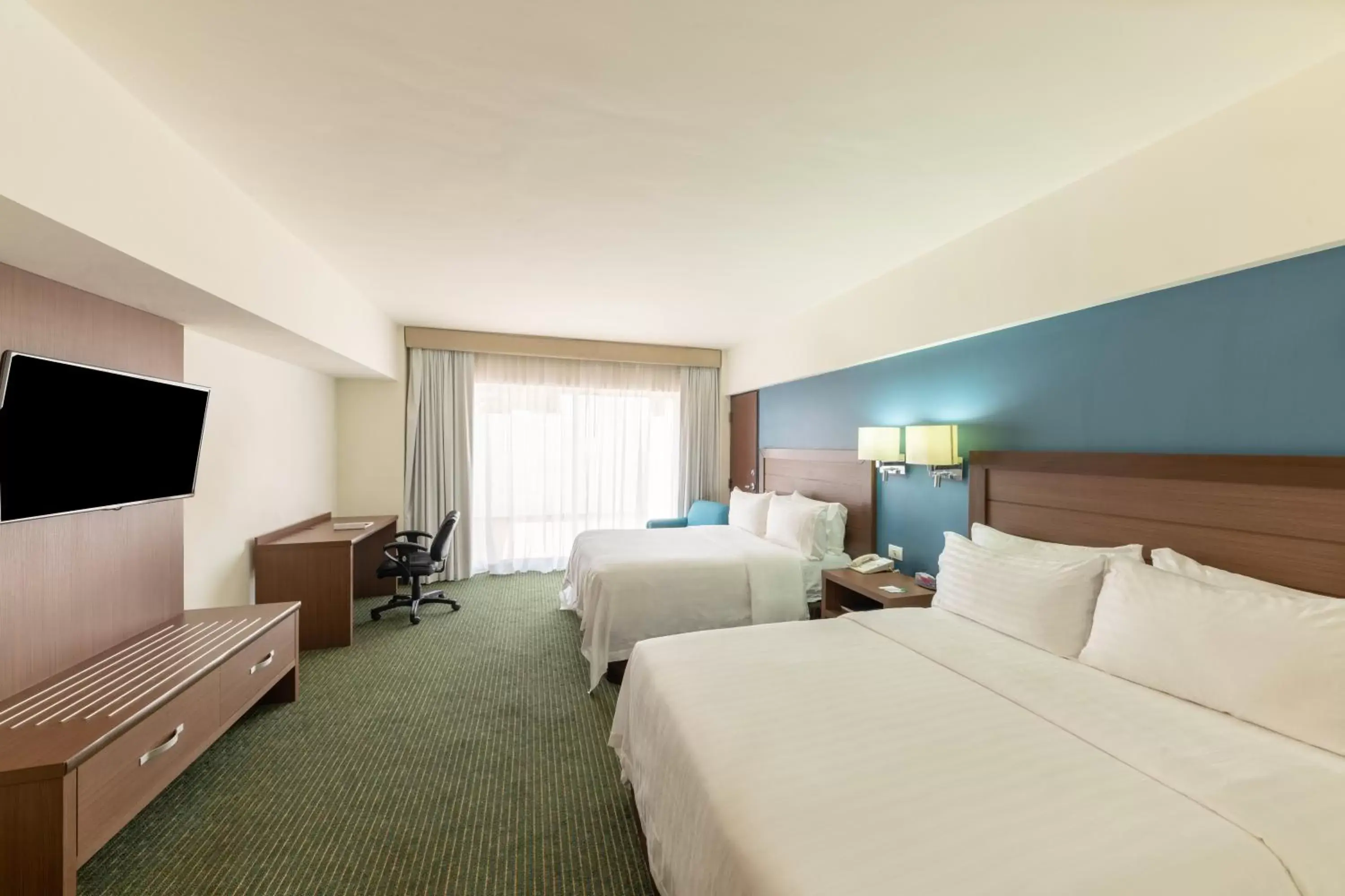 Photo of the whole room in Holiday Inn Guadalajara Expo Plaza del Sol, an IHG Hotel