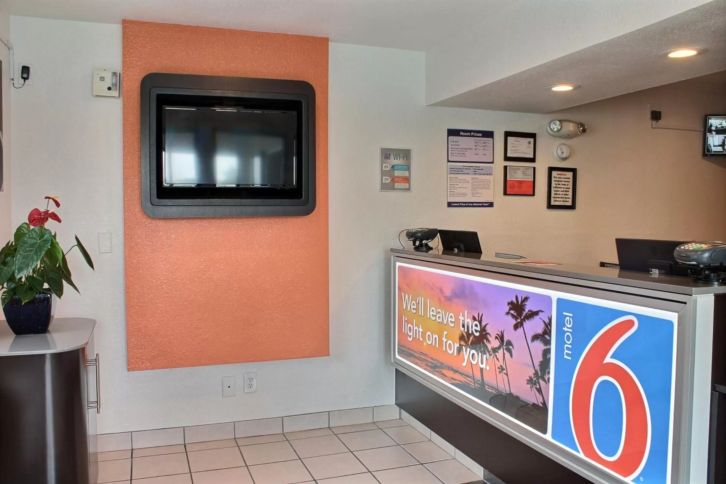 Lobby or reception, Lobby/Reception in Motel 6-San Luis Obispo, CA - North
