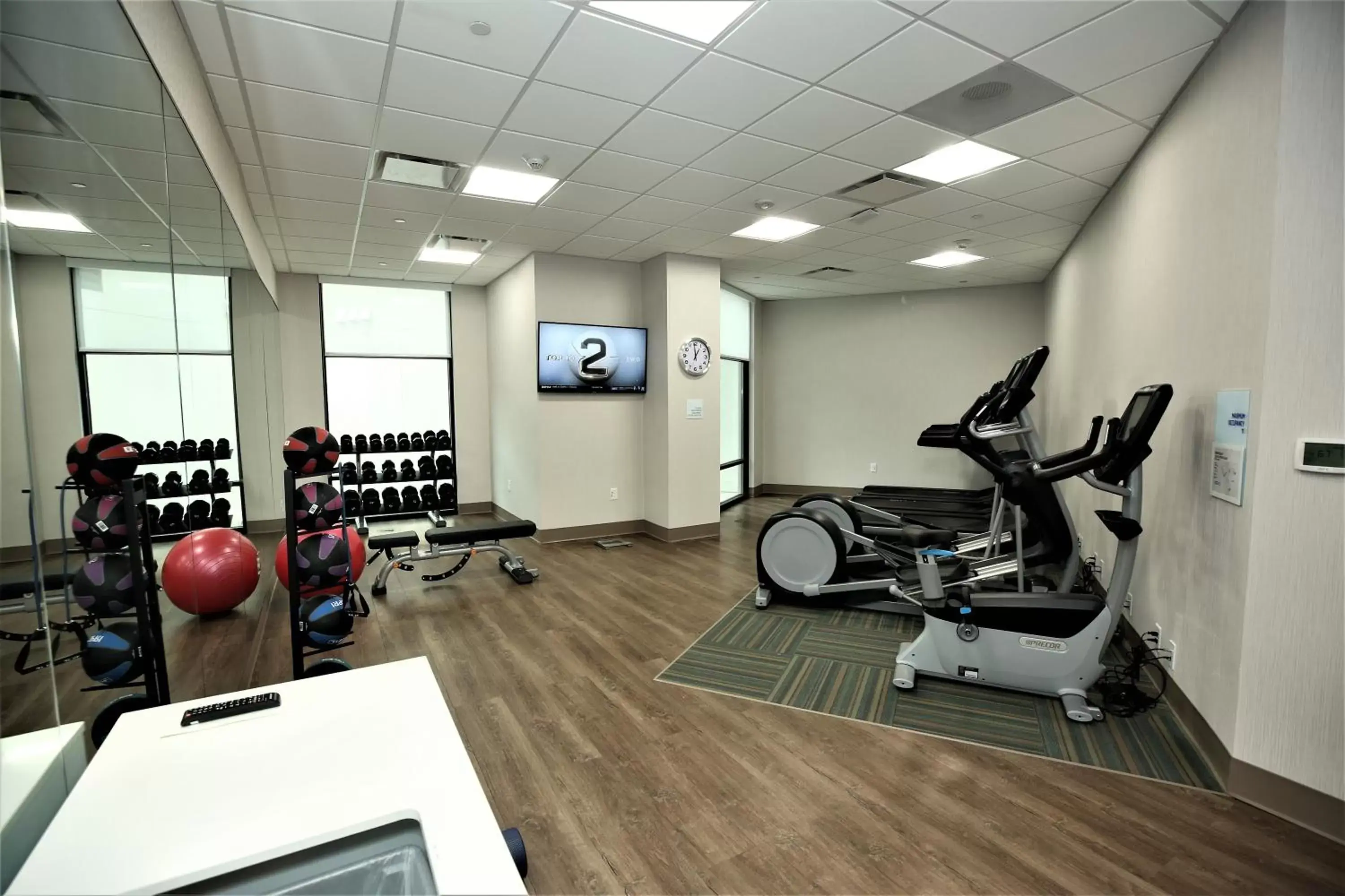 Spa and wellness centre/facilities, Fitness Center/Facilities in Holiday Inn Express & Suites - Charlotte - South End, an IHG Hotel