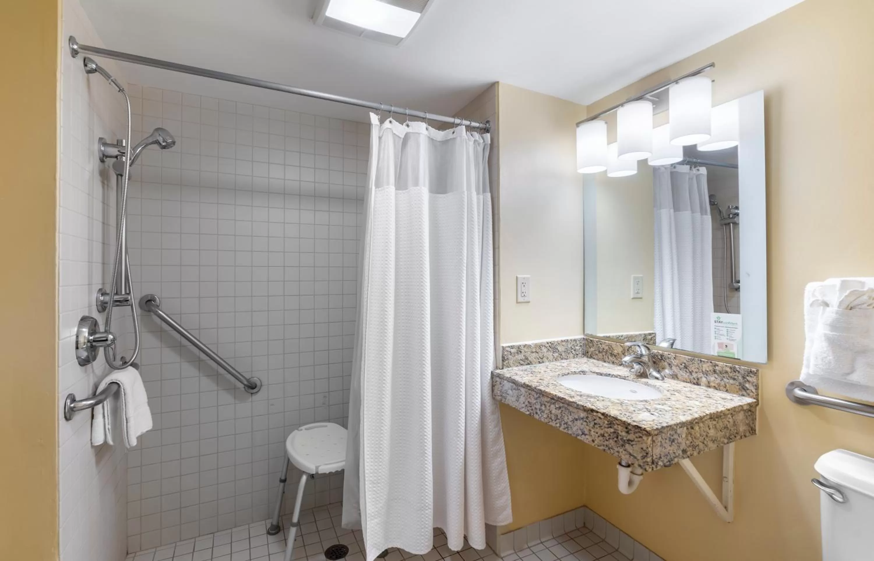 Bathroom in Extended Stay America Suites - Norfolk - Virginia Beach