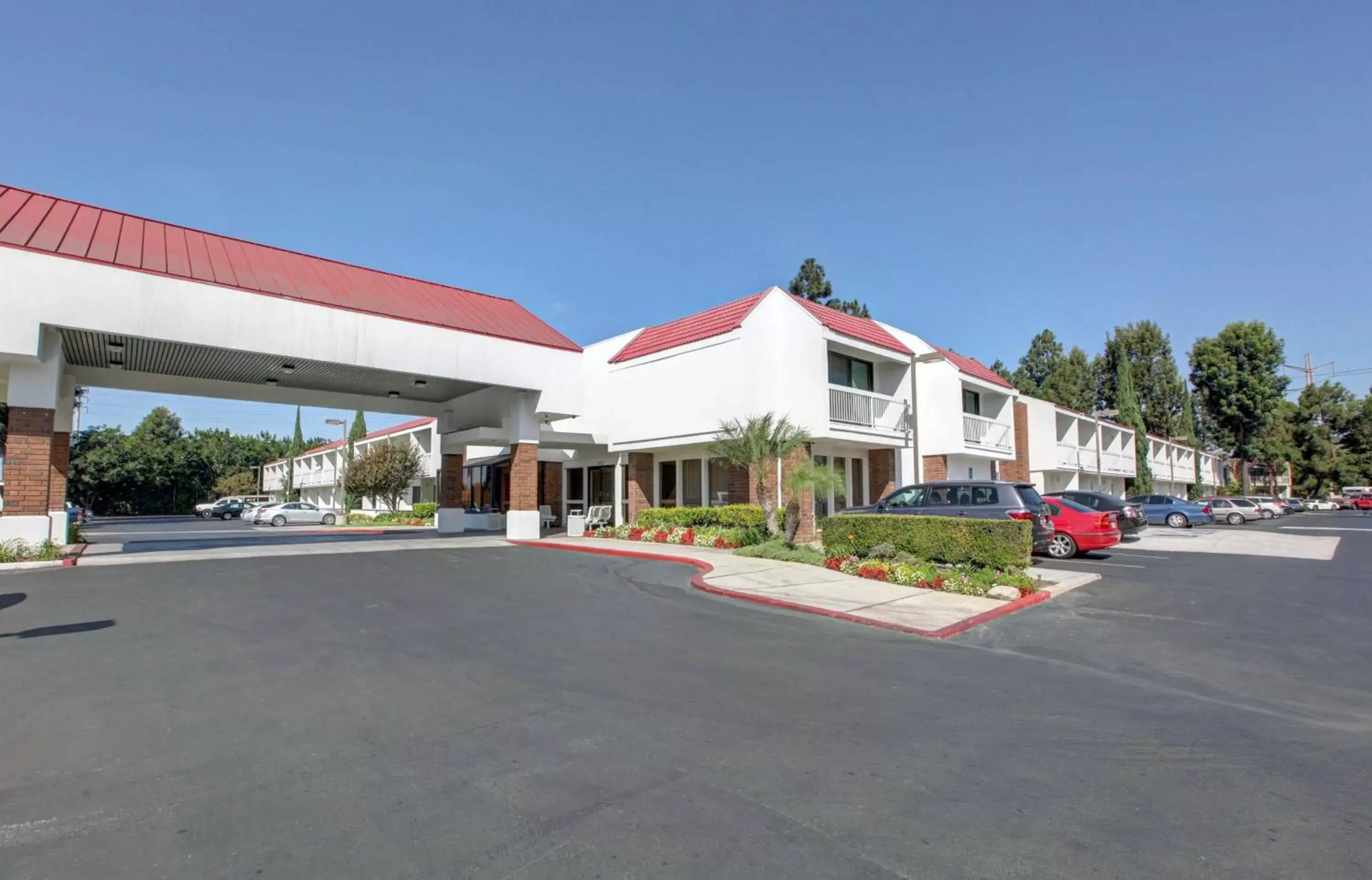 Property Building in Motel 6-Santa Ana, CA - Irvine - Orange County Airport