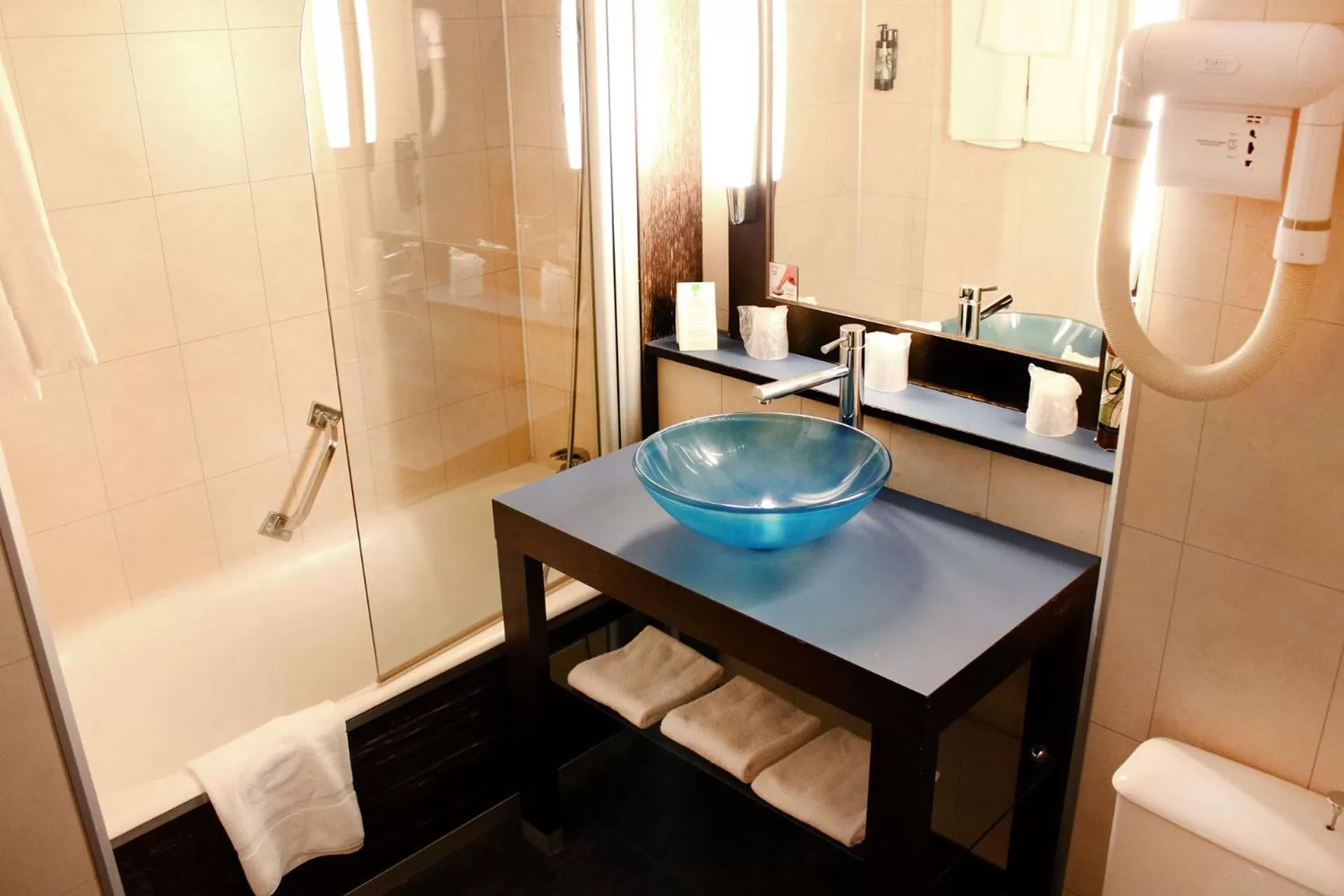 Bathroom in Castel Vecchio