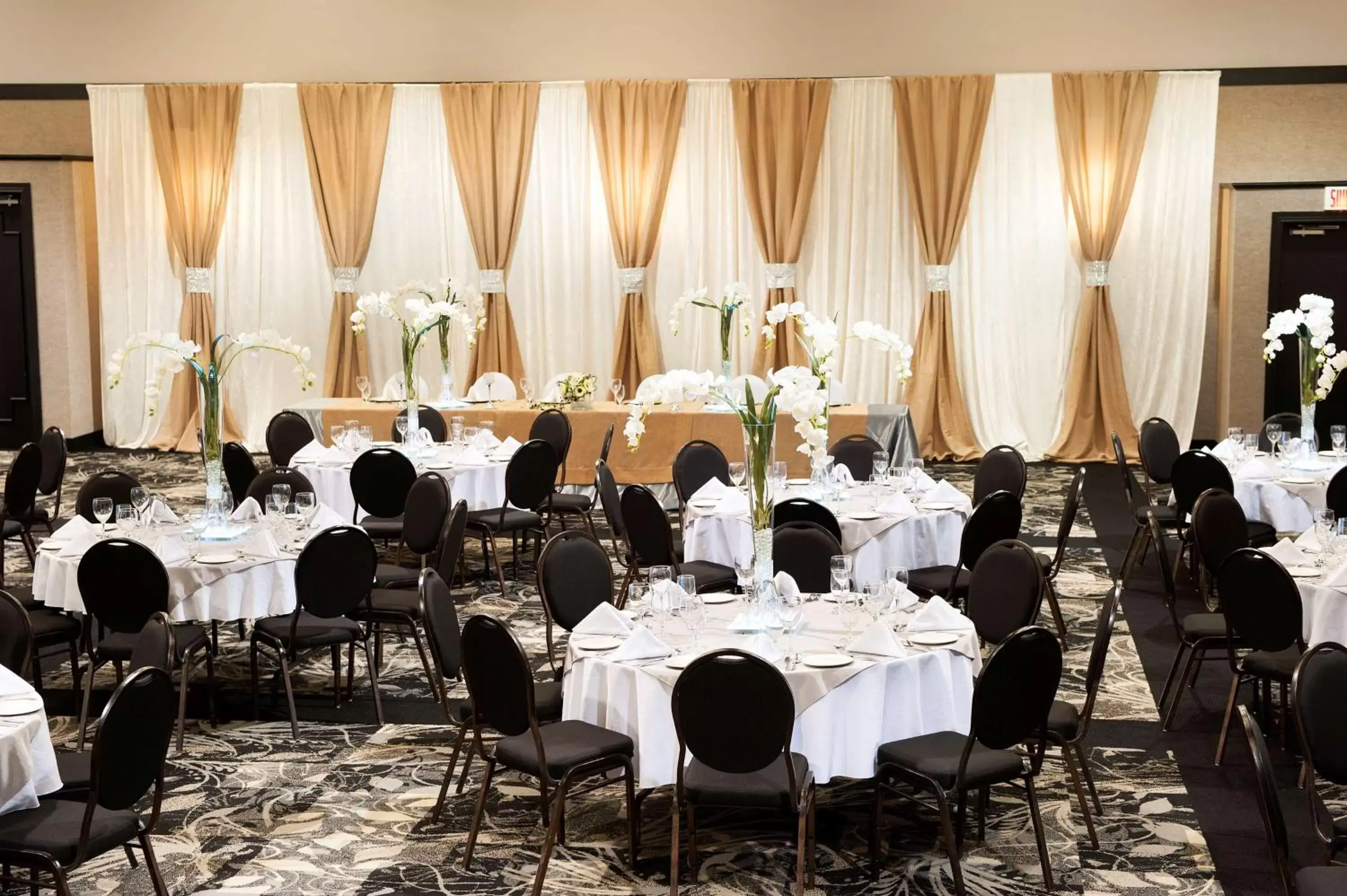 On site, Banquet Facilities in Best Western Hotel Universel Drummondville