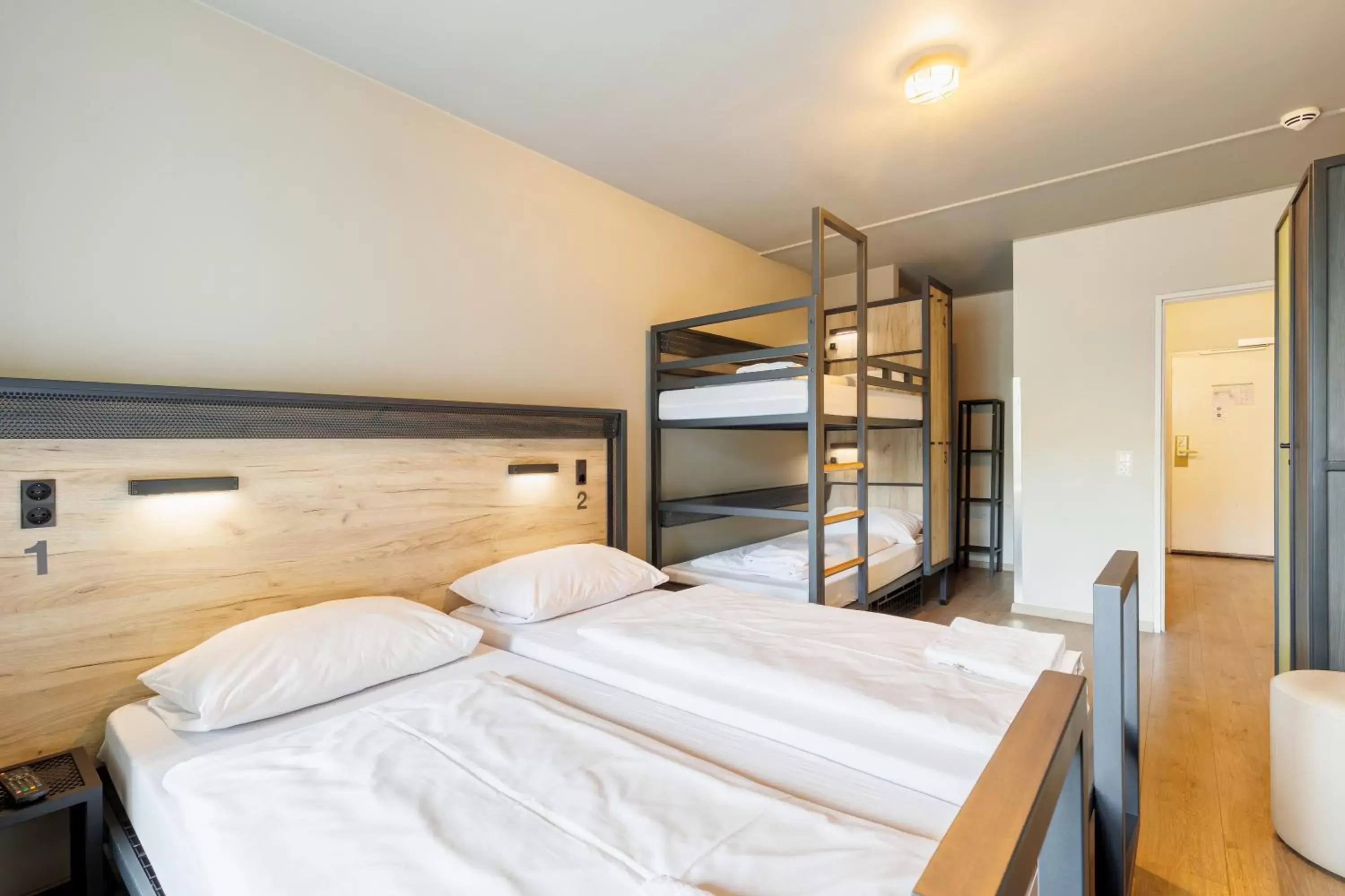 Bedroom, Bed in a&o München Hackerbrücke Bedroom, Bed in a&o München Hackerbrücke