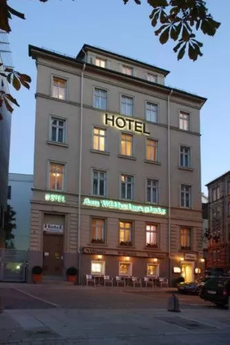 Facade/entrance in Hotel am Wilhelmsplatz