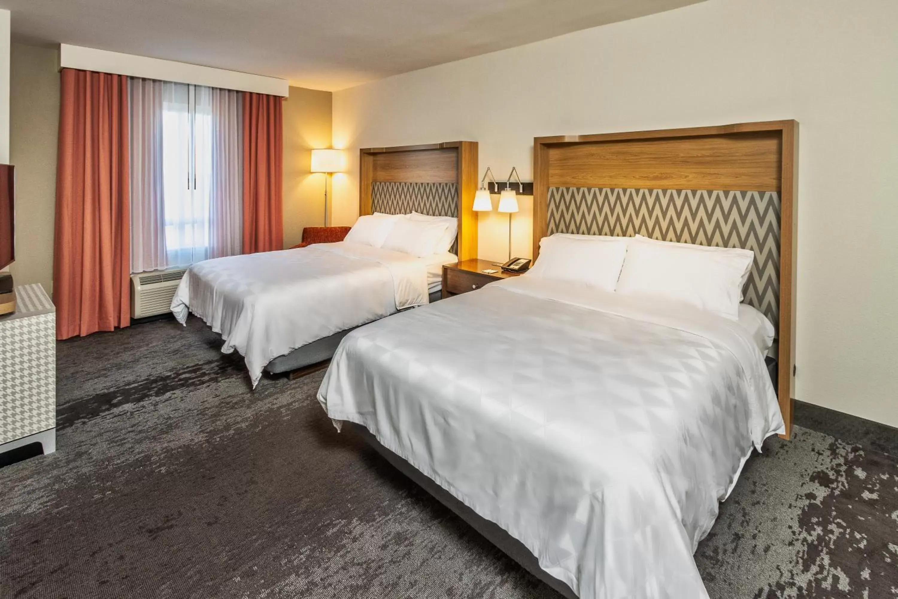 Photo of the whole room, Bed in Holiday Inn Hotel & Suites Memphis-Wolfchase Galleria, an IHG Hotel
