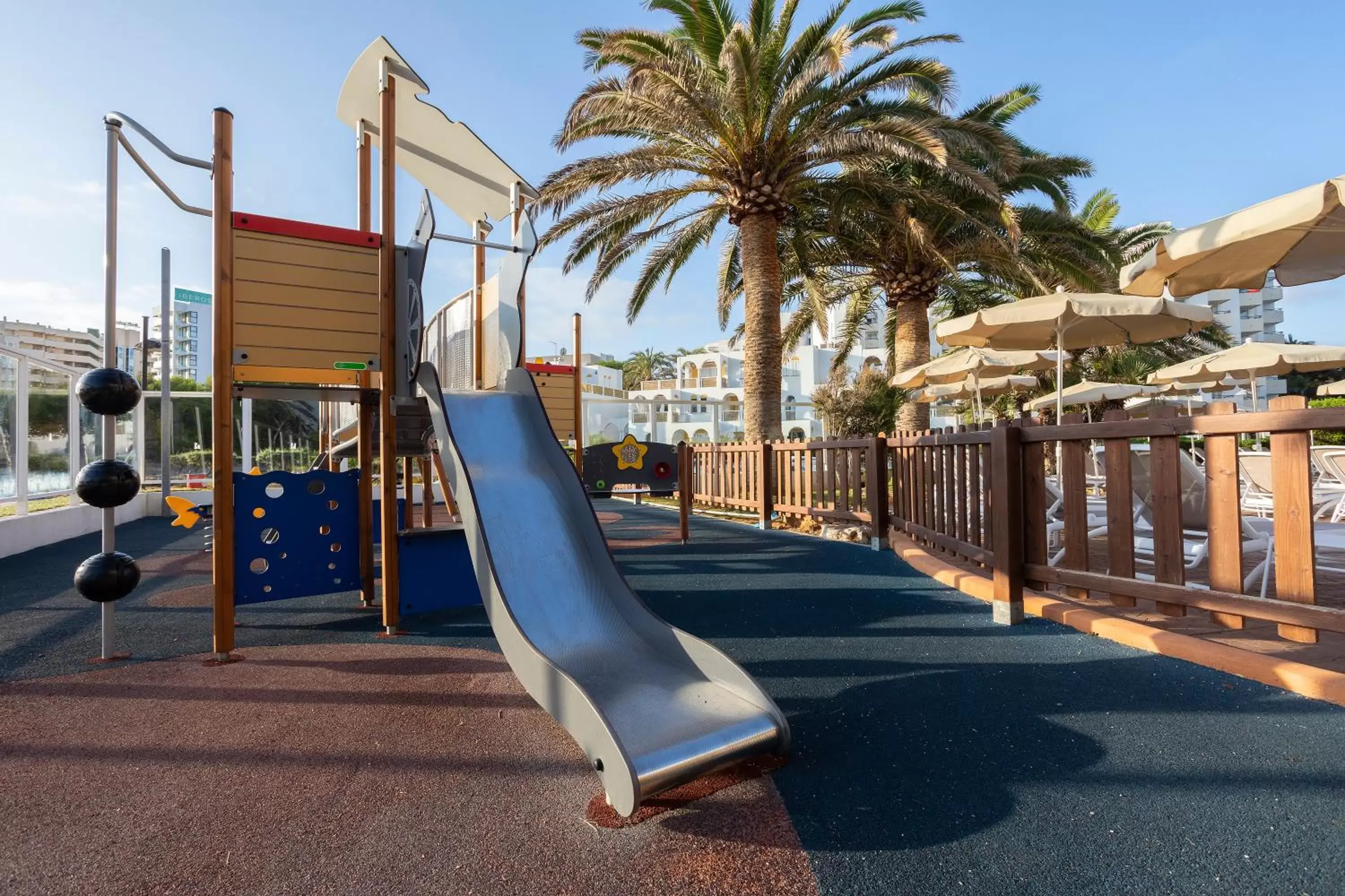 Children play ground in Hipotels Dunas Aparthotel