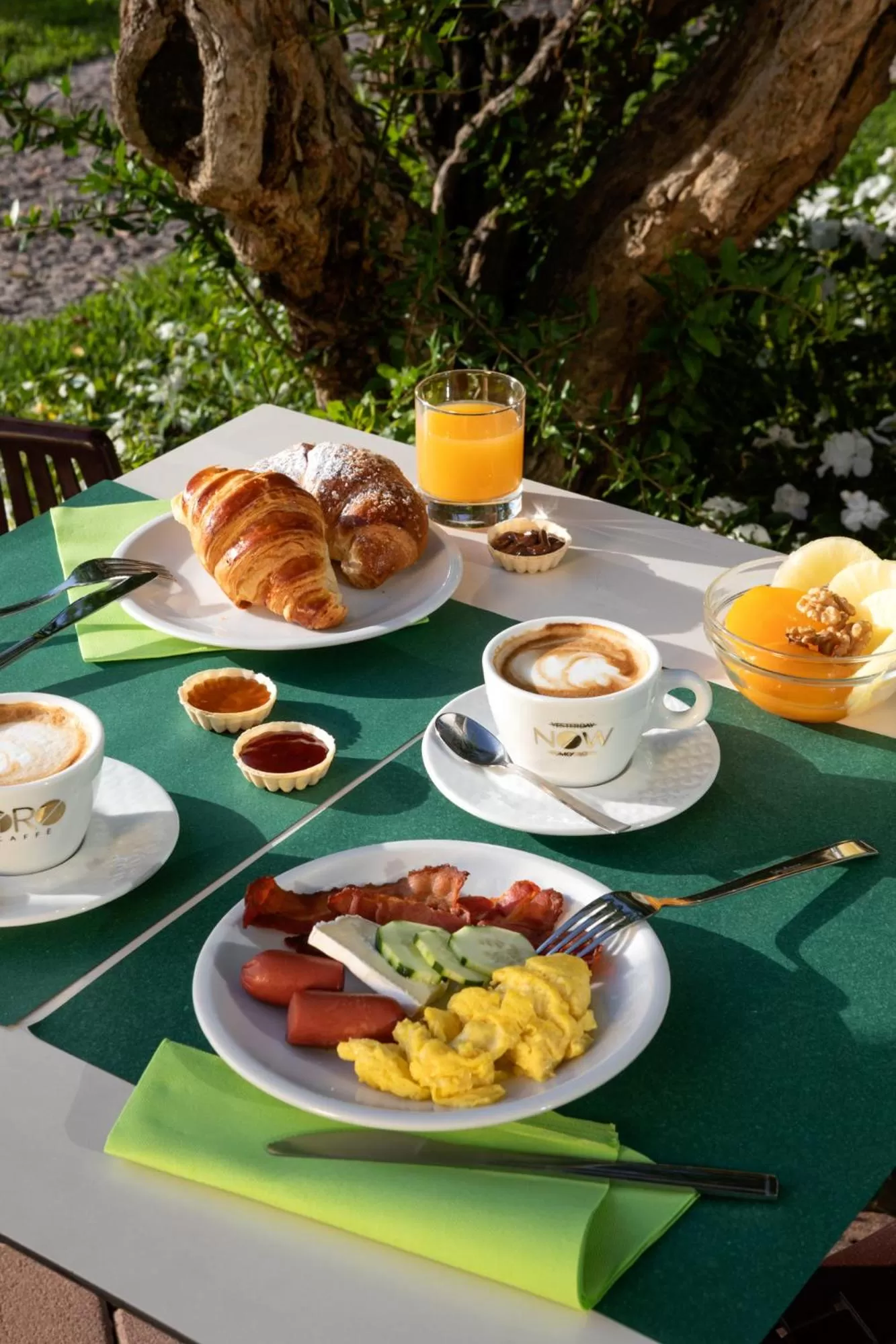 Restaurant/places to eat in Le Terrazze sul Lago Hotel & Residence