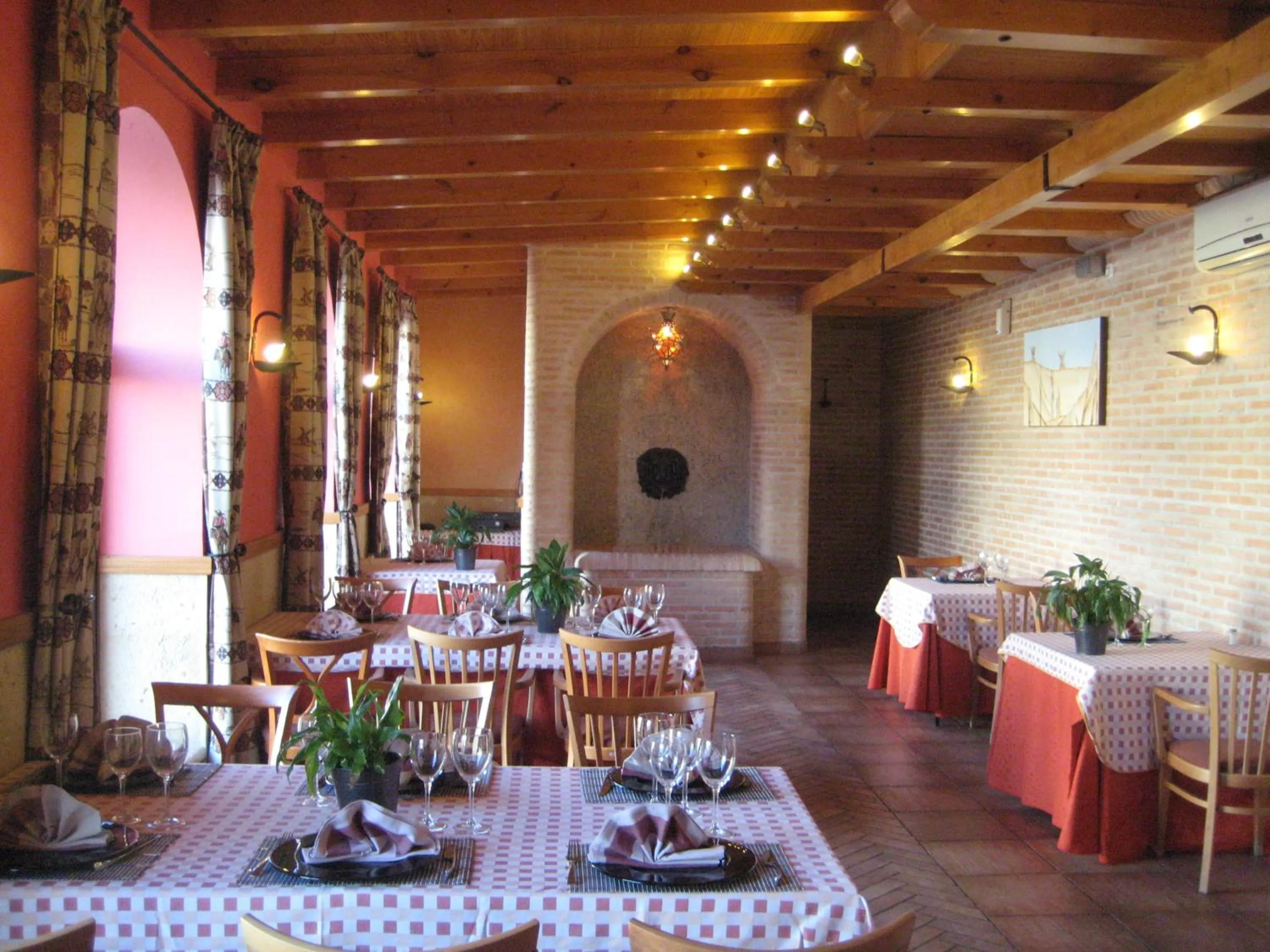 Restaurant/places to eat in Hotel Verona