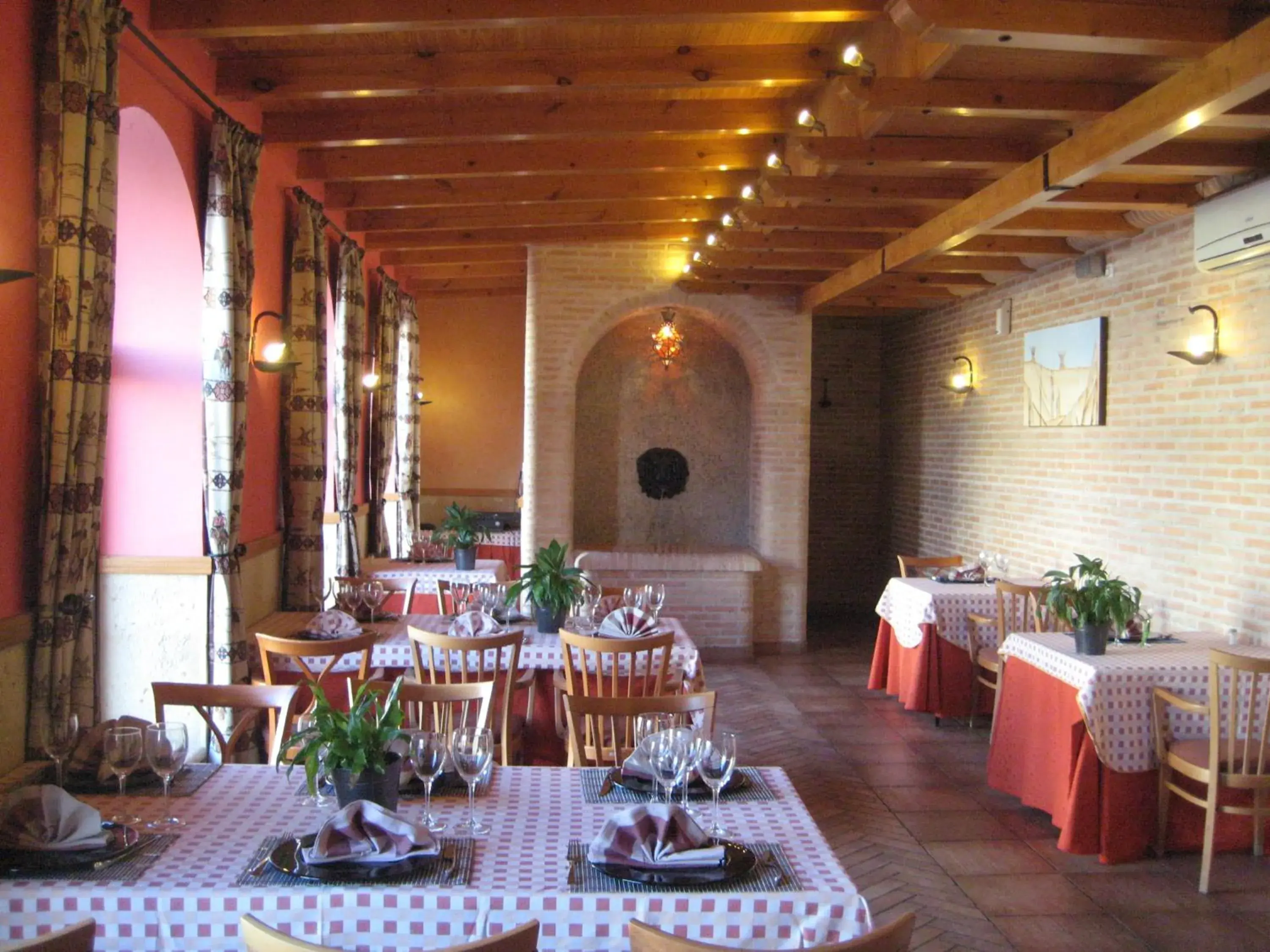 Restaurant/Places to Eat in Hotel Verona