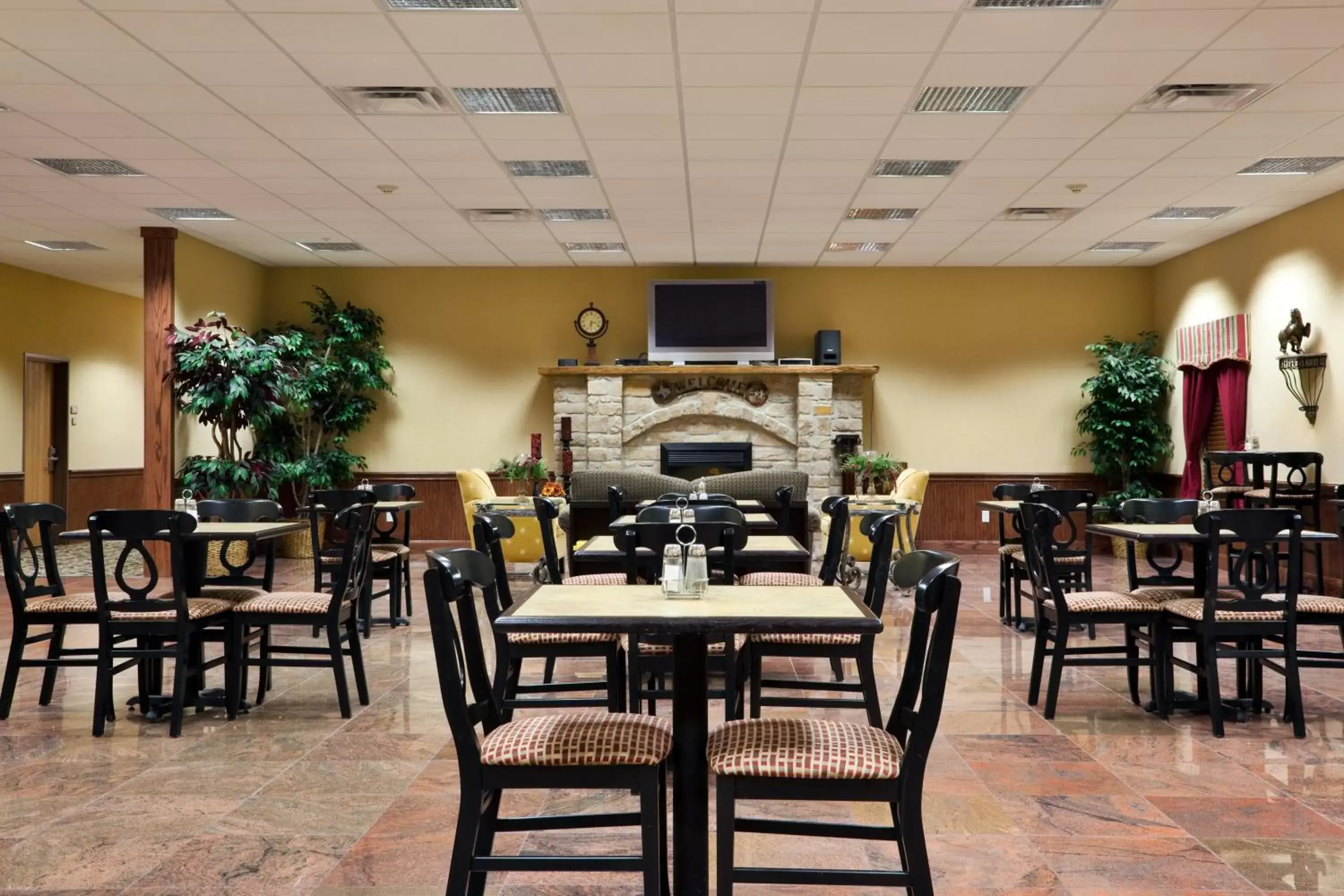 Breakfast, Restaurant/Places to Eat in Holiday Inn Express of Salado-Belton, an IHG Hotel