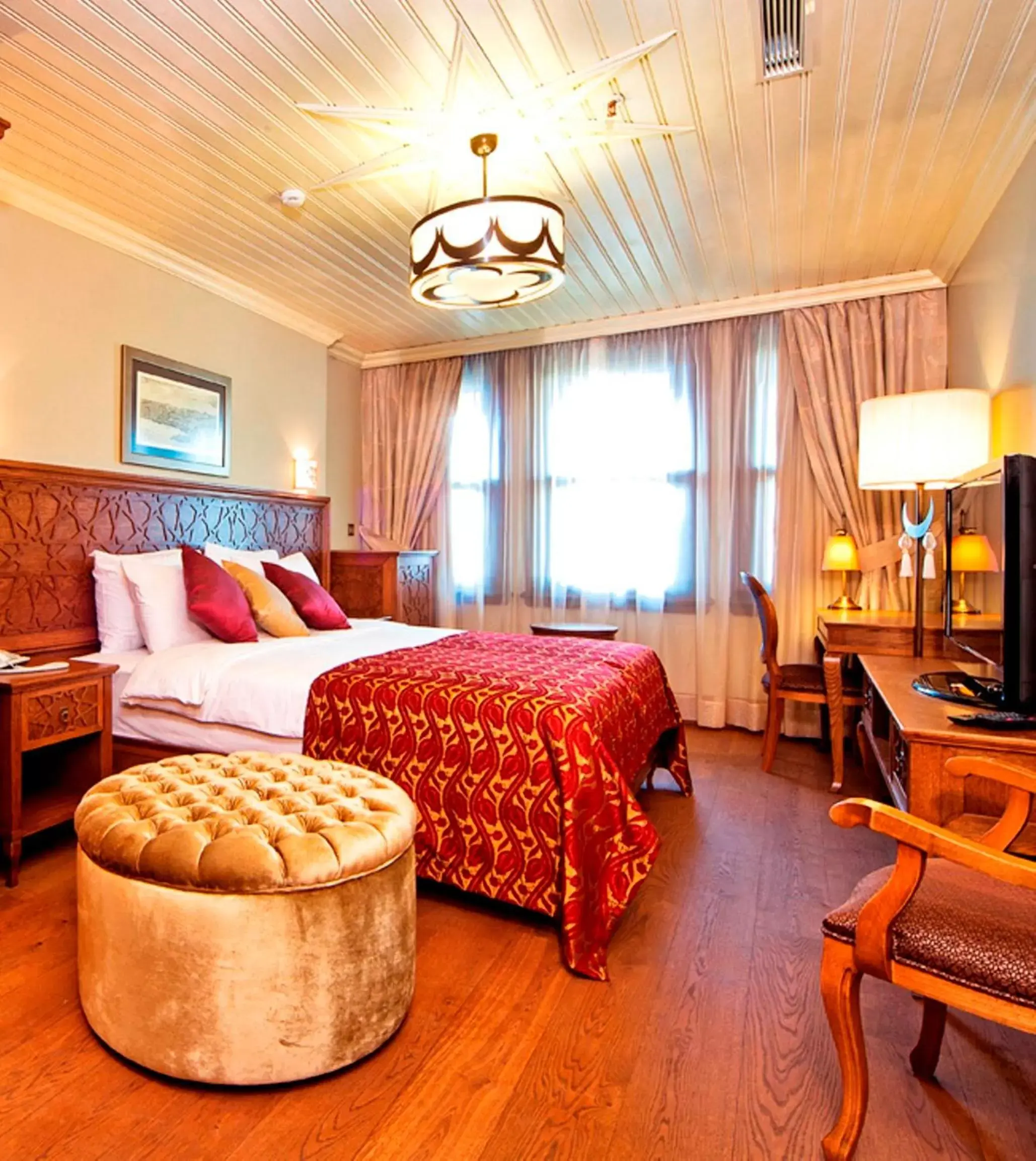 Bed in Celine Hotel - Ottoman Mansion