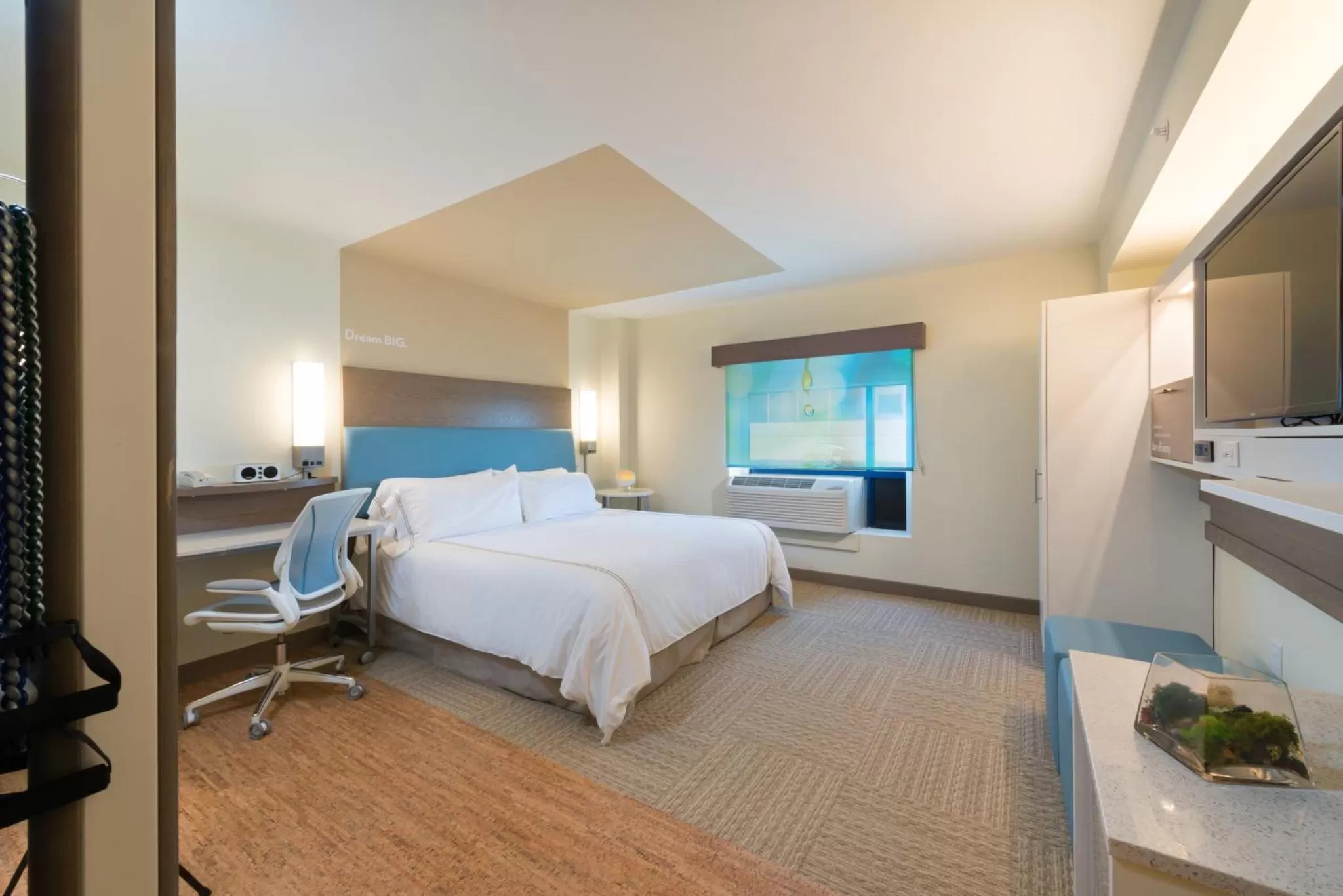 Photo of the whole room, Bed in EVEN Hotel Rockville - Washington, DC Area by IHG