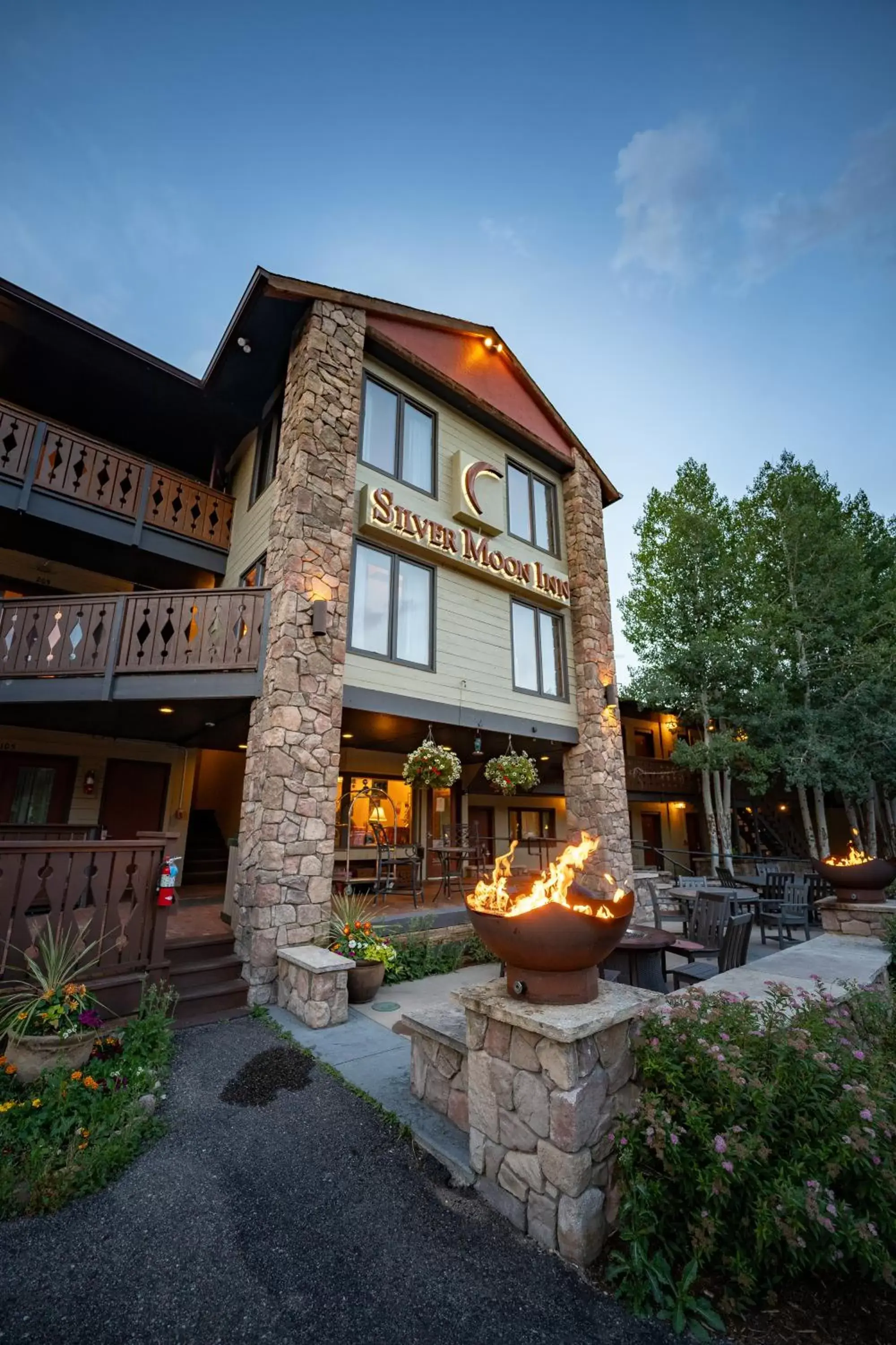 Property building in Silver Moon Inn Property building in Silver Moon Inn