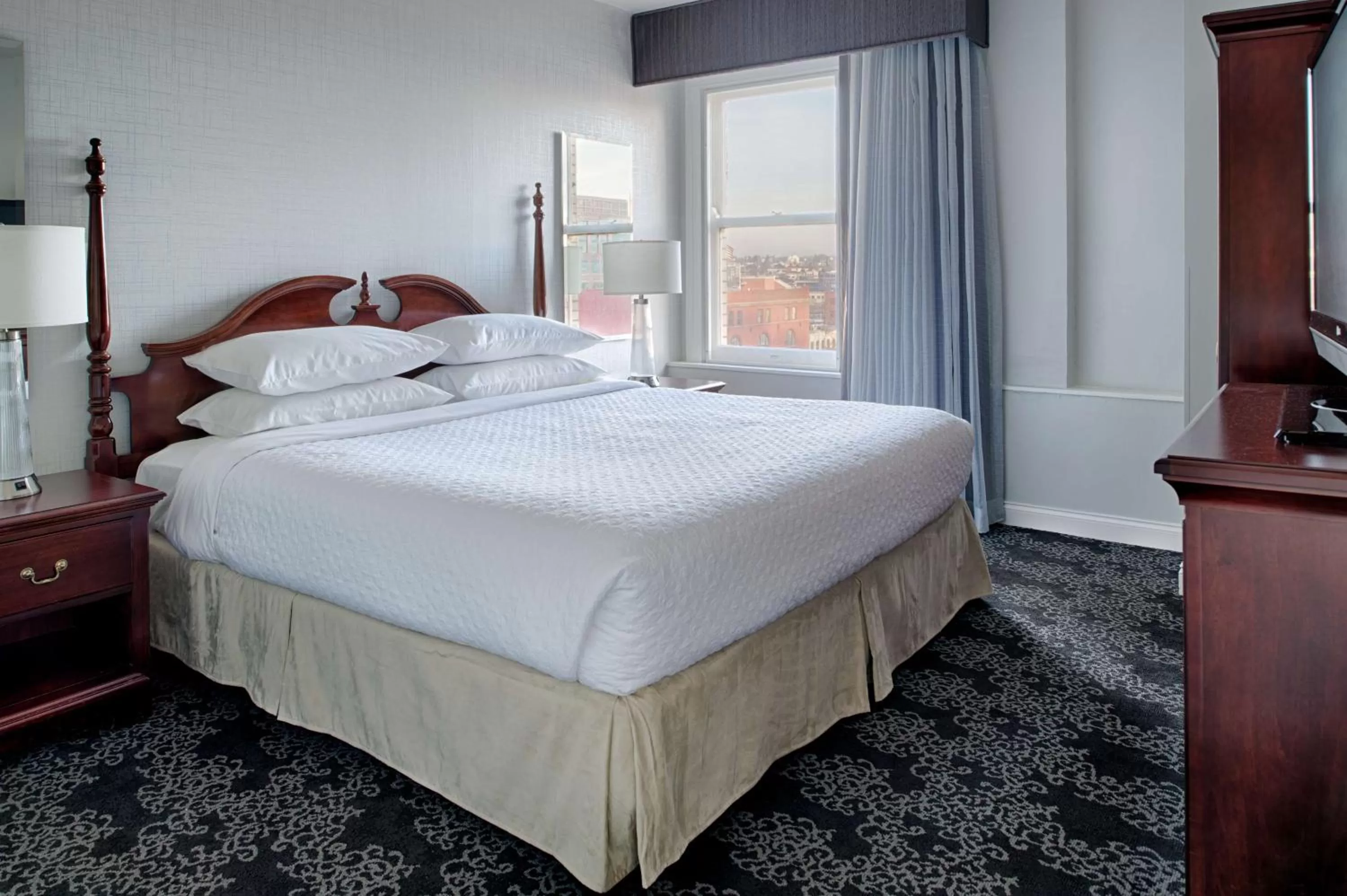 Bed in Embassy Suites by Hilton Portland Downtown