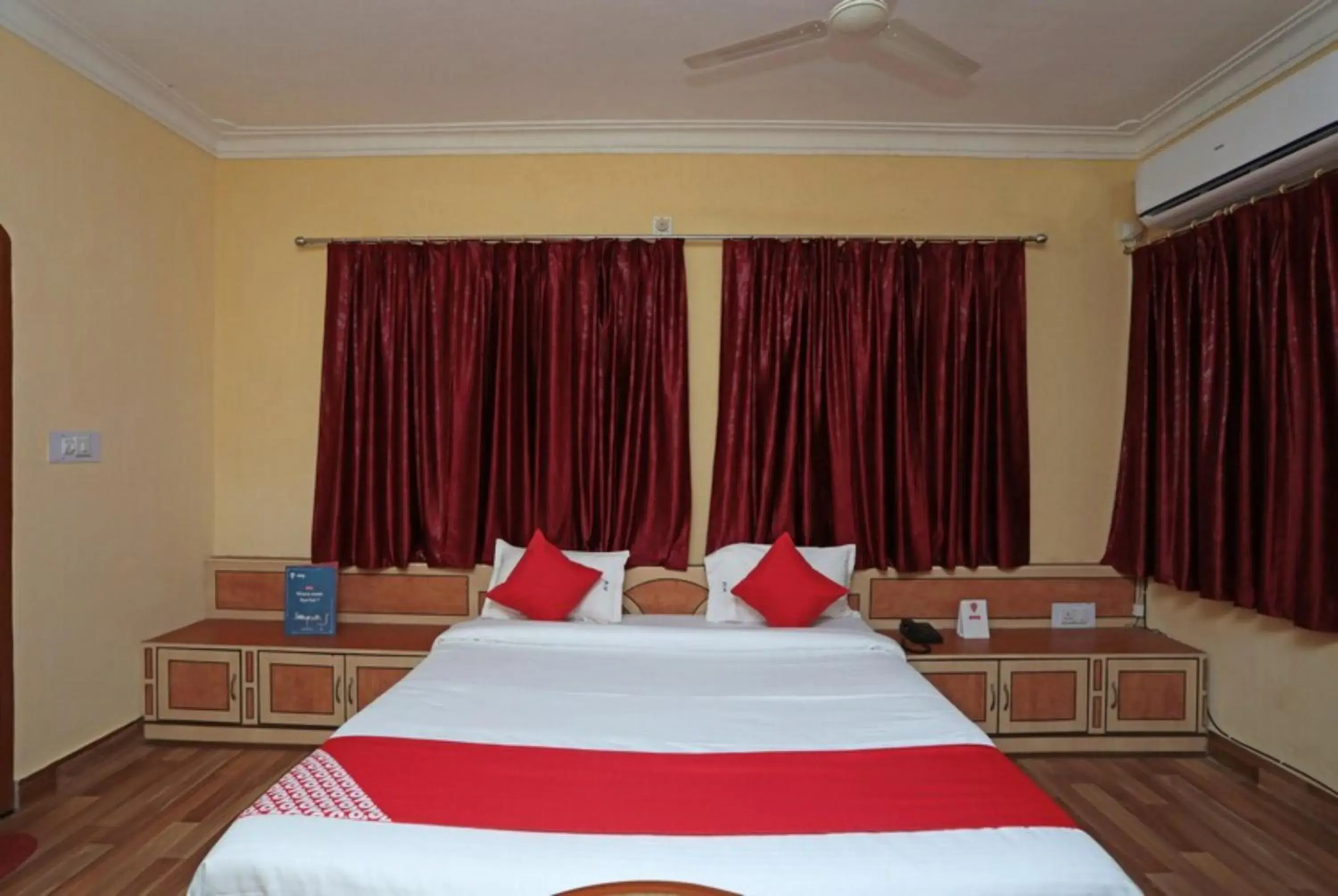 Bed in Goroomgo Pink Villa Guest House Bhubaneswar