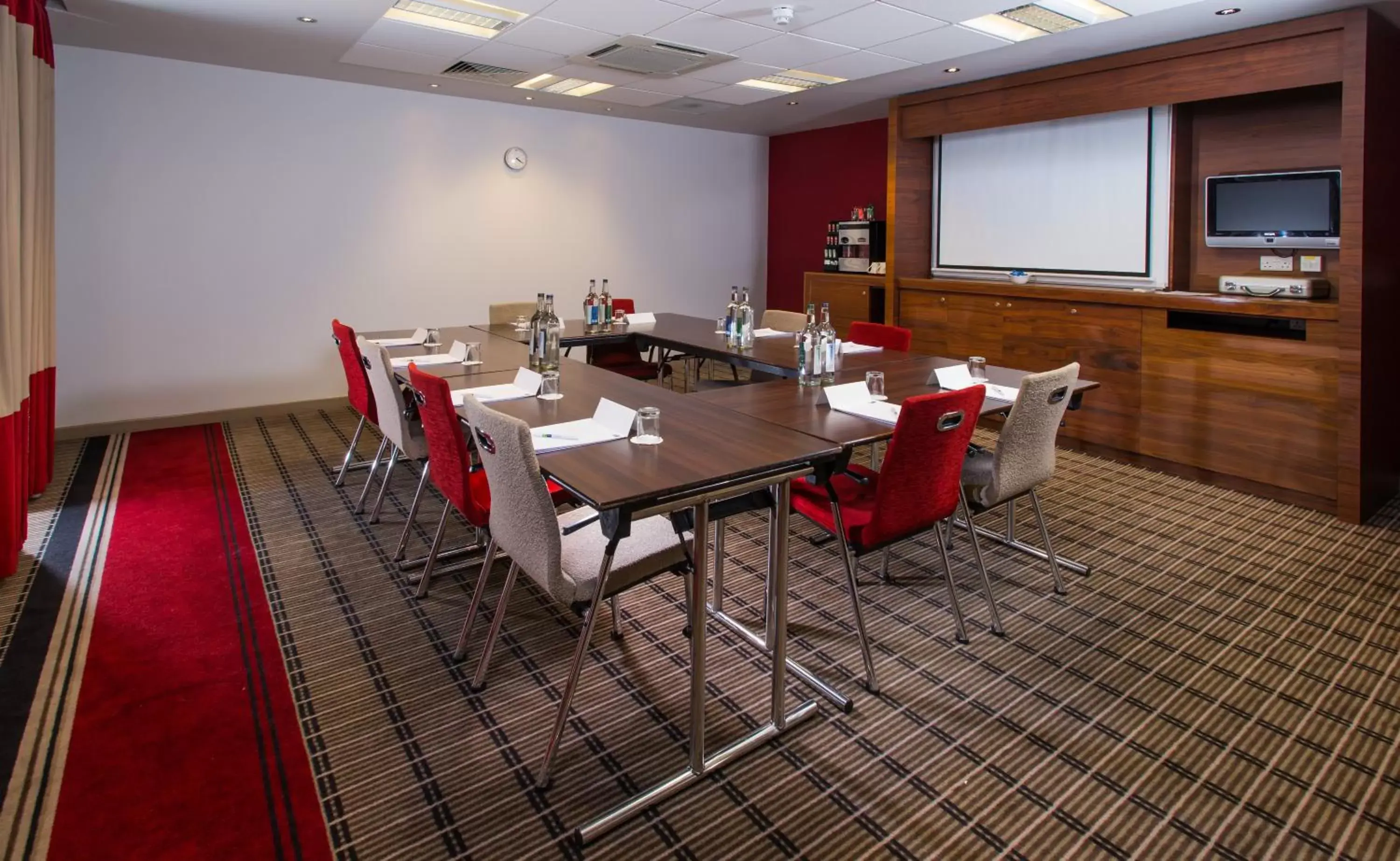 Meeting/conference room in Holiday Inn Express East Midlands Airport, an IHG Hotel
