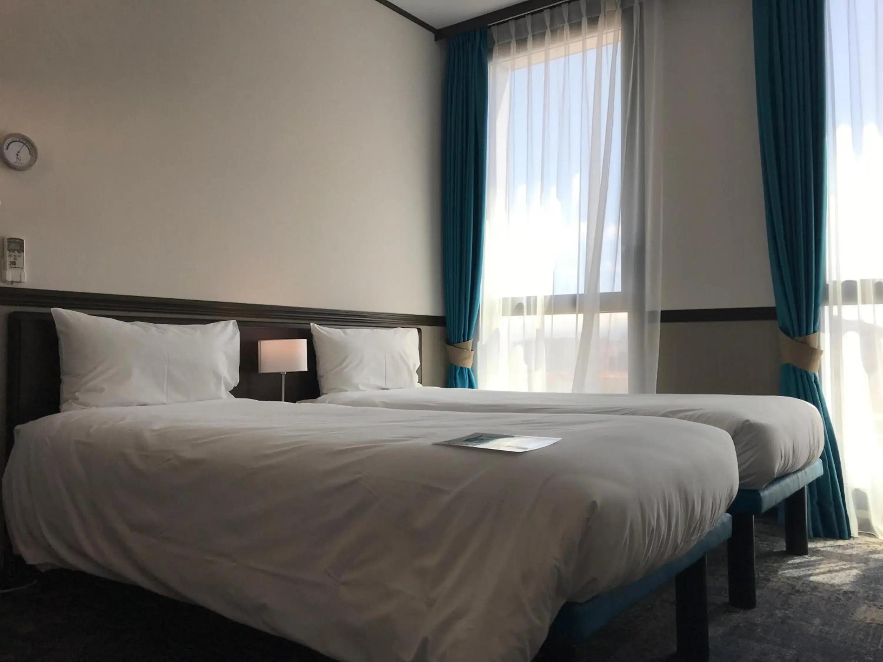 Photo of the whole room, Bed in Toyoko INN Marseille Saint Charles