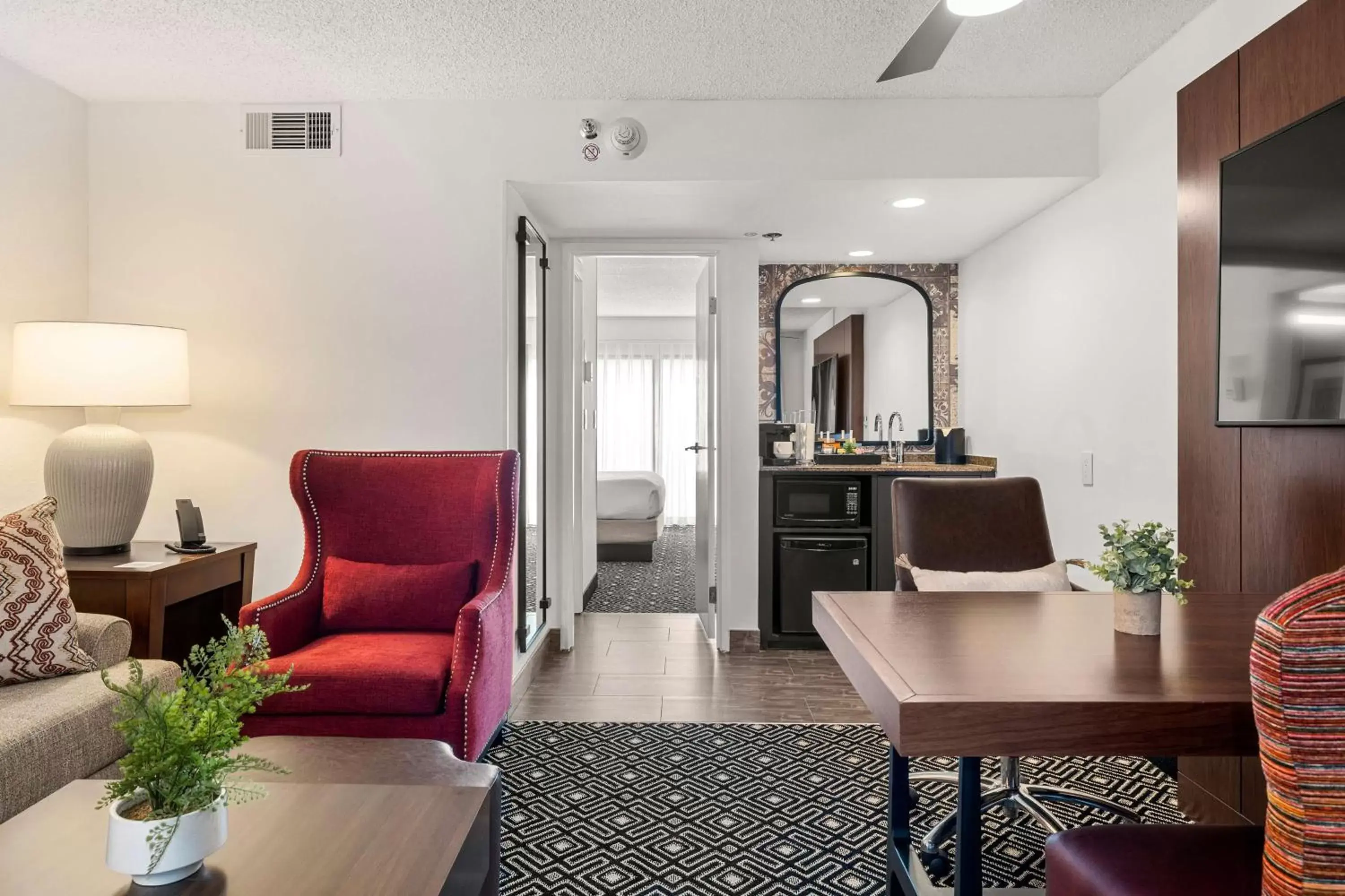 Living room in Embassy Suites by Hilton Los Angeles International Airport South Living room in Embassy Suites by Hilton Los Angeles International Airport South