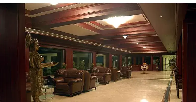 Lobby or reception in Paradise Isle Beach Resort