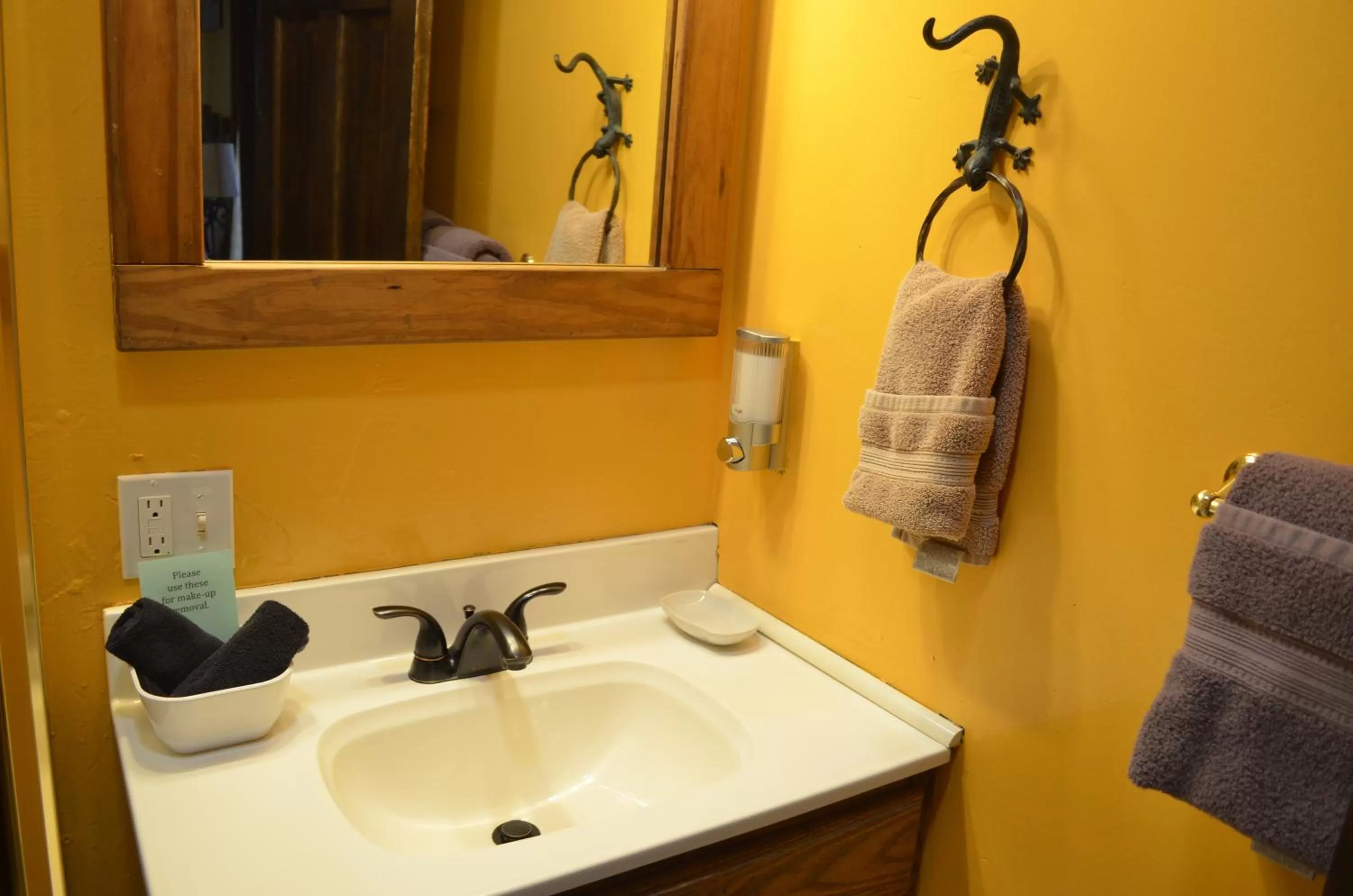Bathroom in The Ouray Main Street Inn