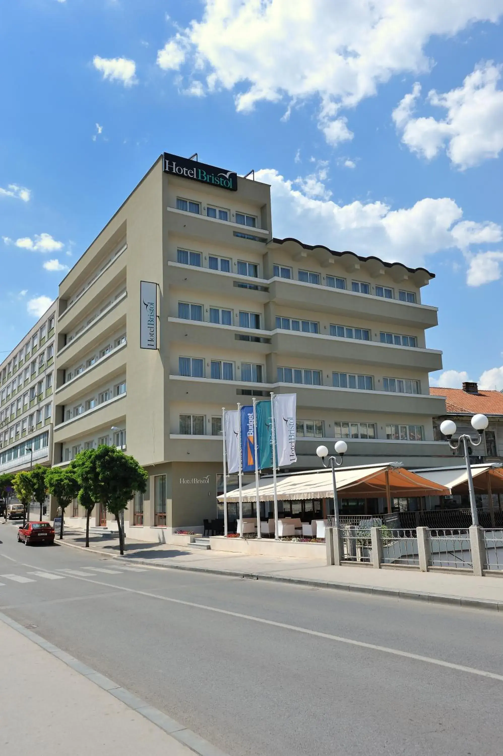 Facade/entrance in Hotel Bristol Facade/entrance in Hotel Bristol