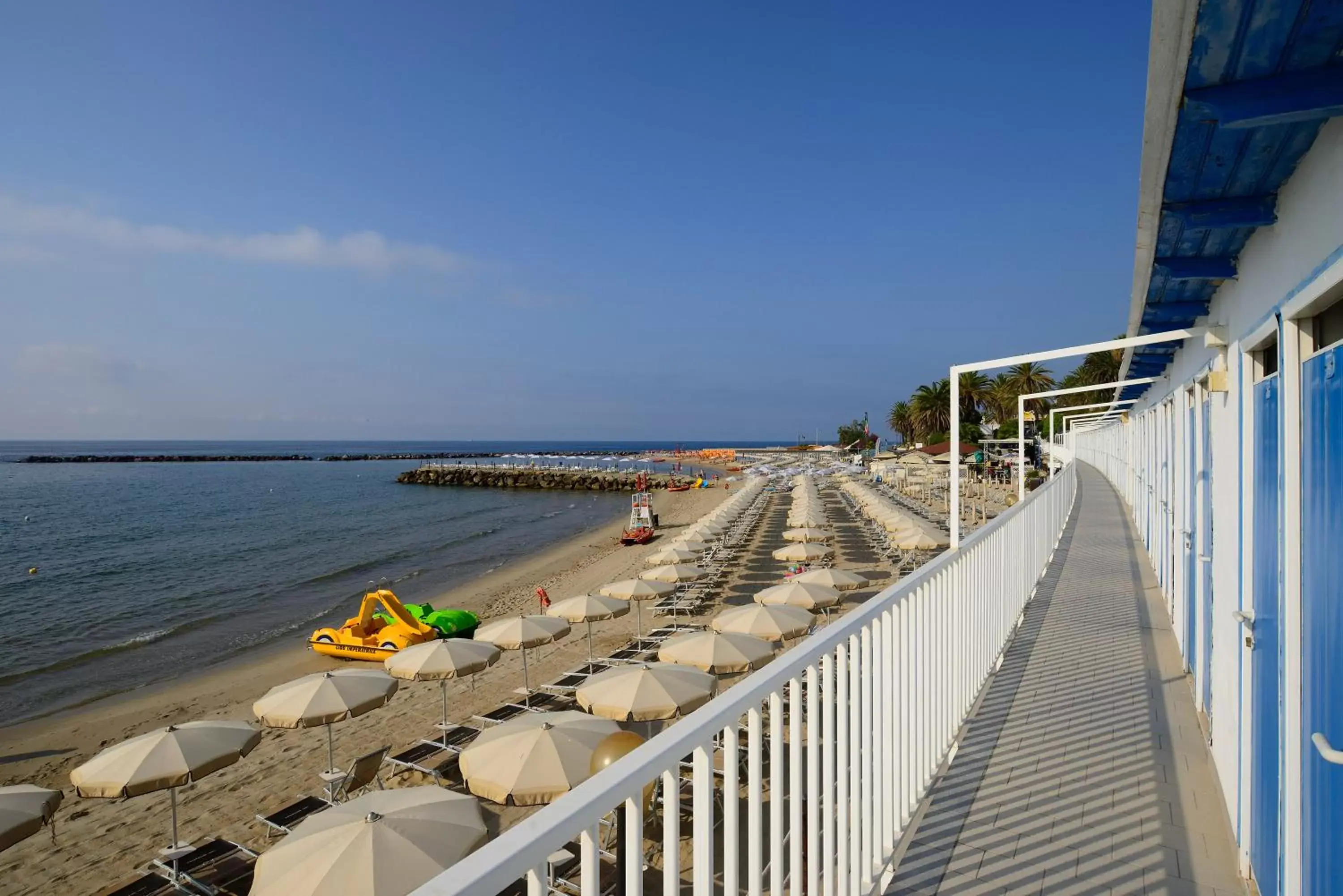 Beach, Balcony/Terrace in Royal Hotel Sanremo