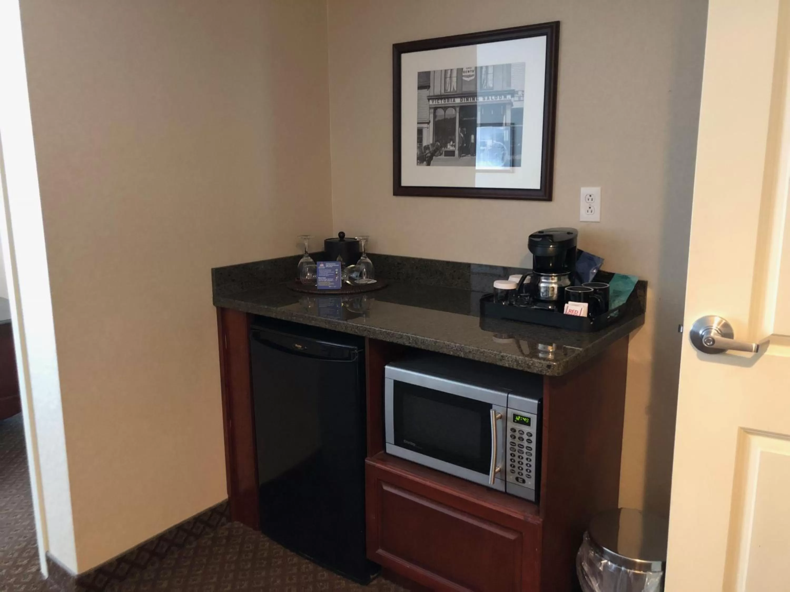 Coffee/tea facilities in Chateau Saint John Trademark Collection by Wyndham