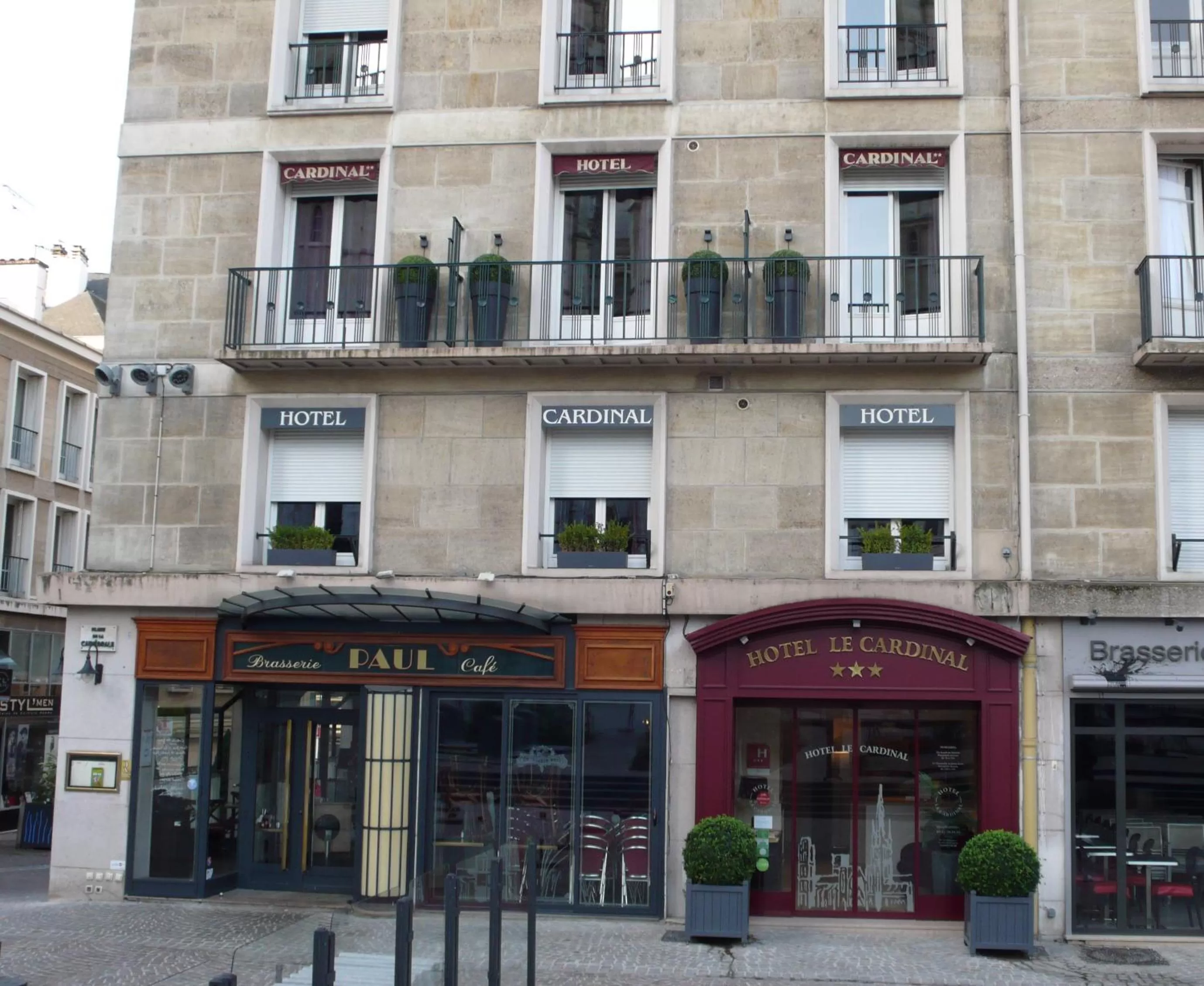 Property building in Hôtel Cardinal
