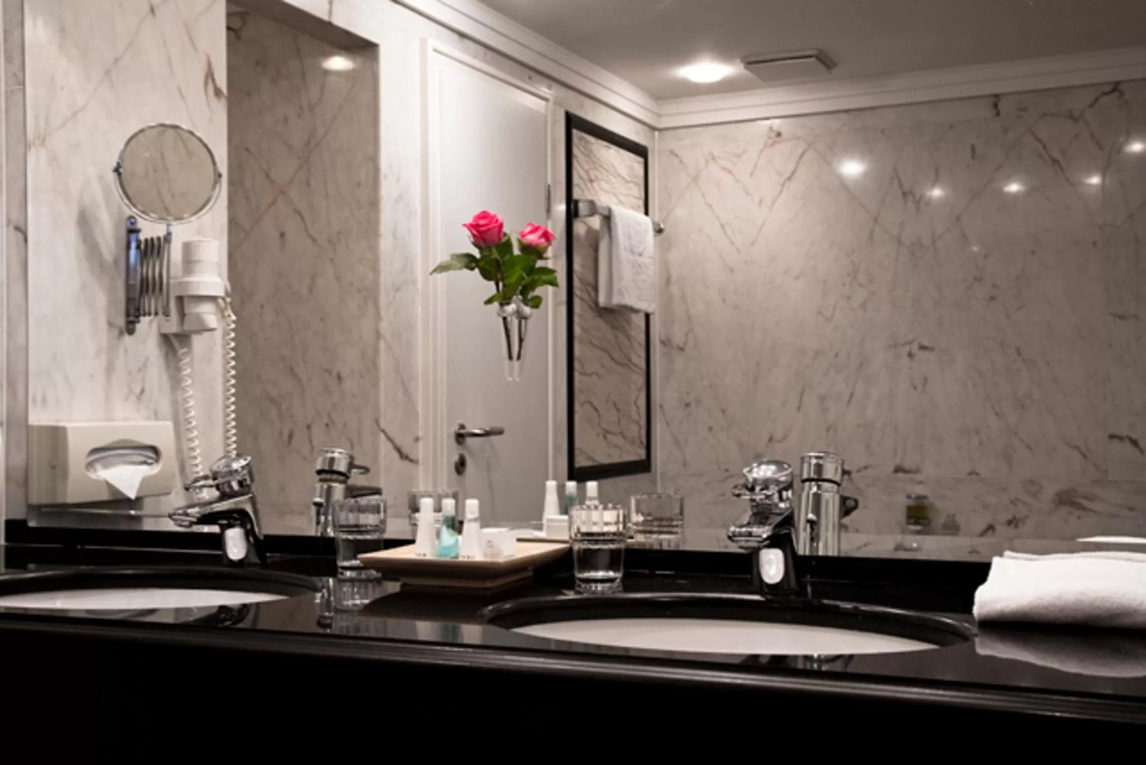 Bathroom in SORAT Insel-Hotel Regensburg