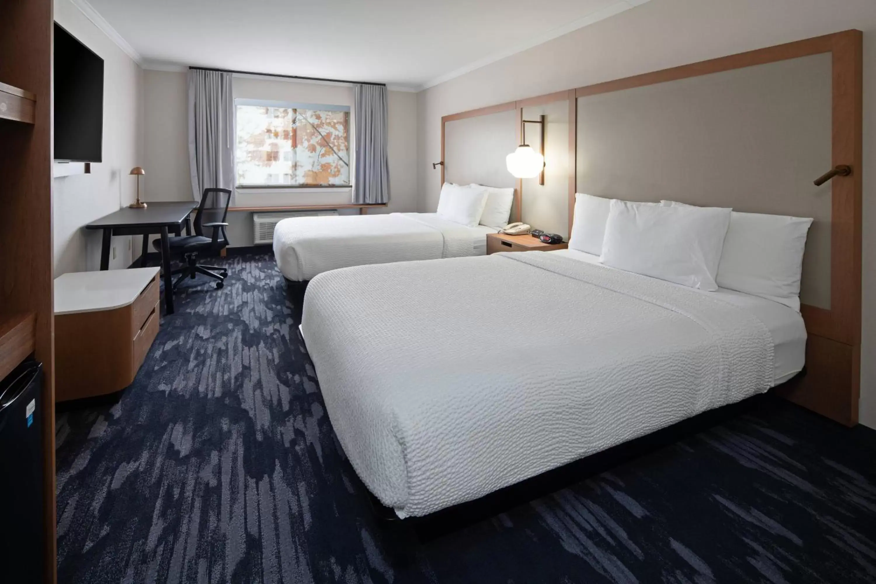 Photo of the whole room, Bed in Fairfield by Marriott Inn & Suites Seattle Sea-Tac Airport