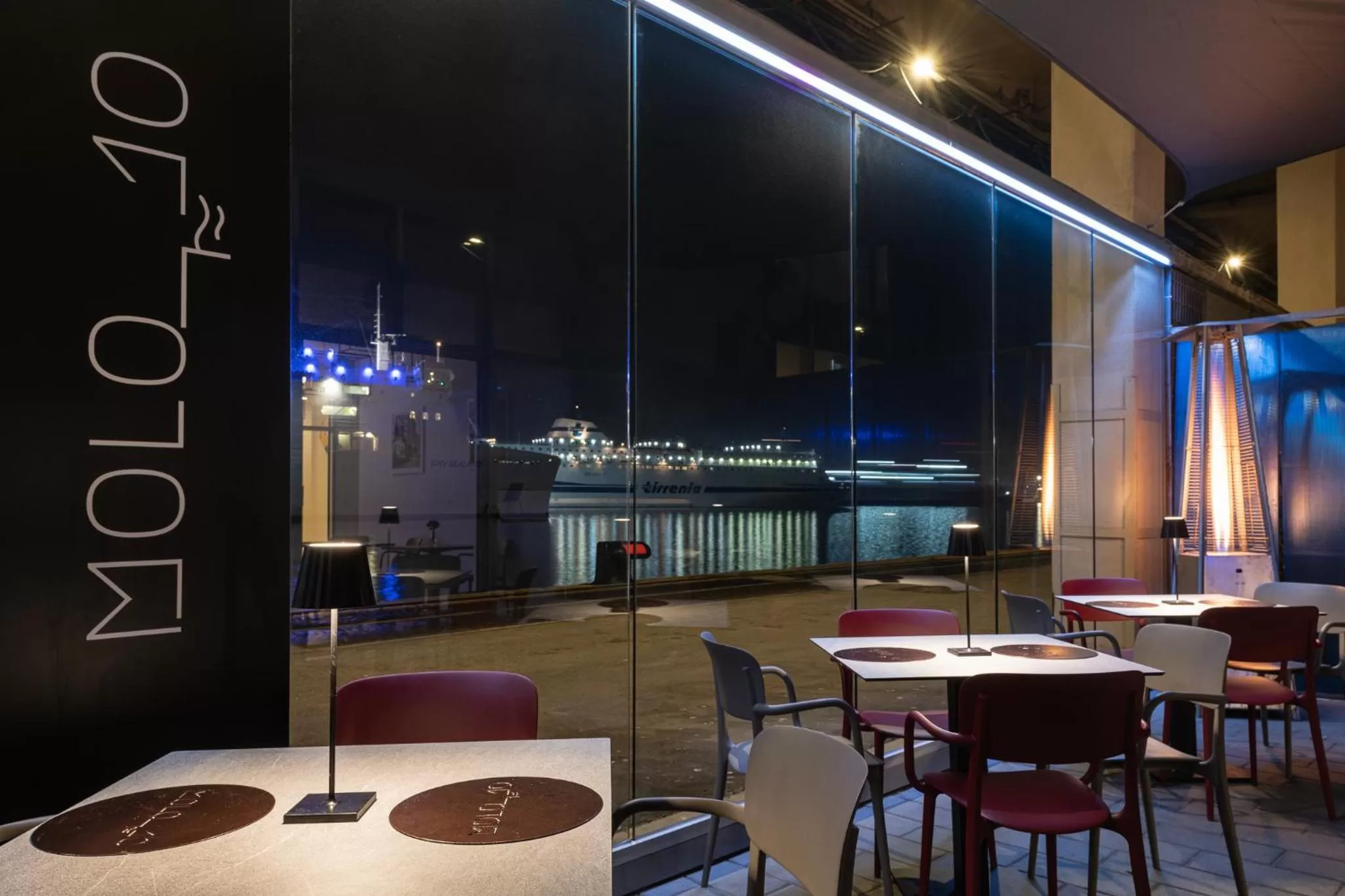 Restaurant/places to eat in Smart Hotel Napoli