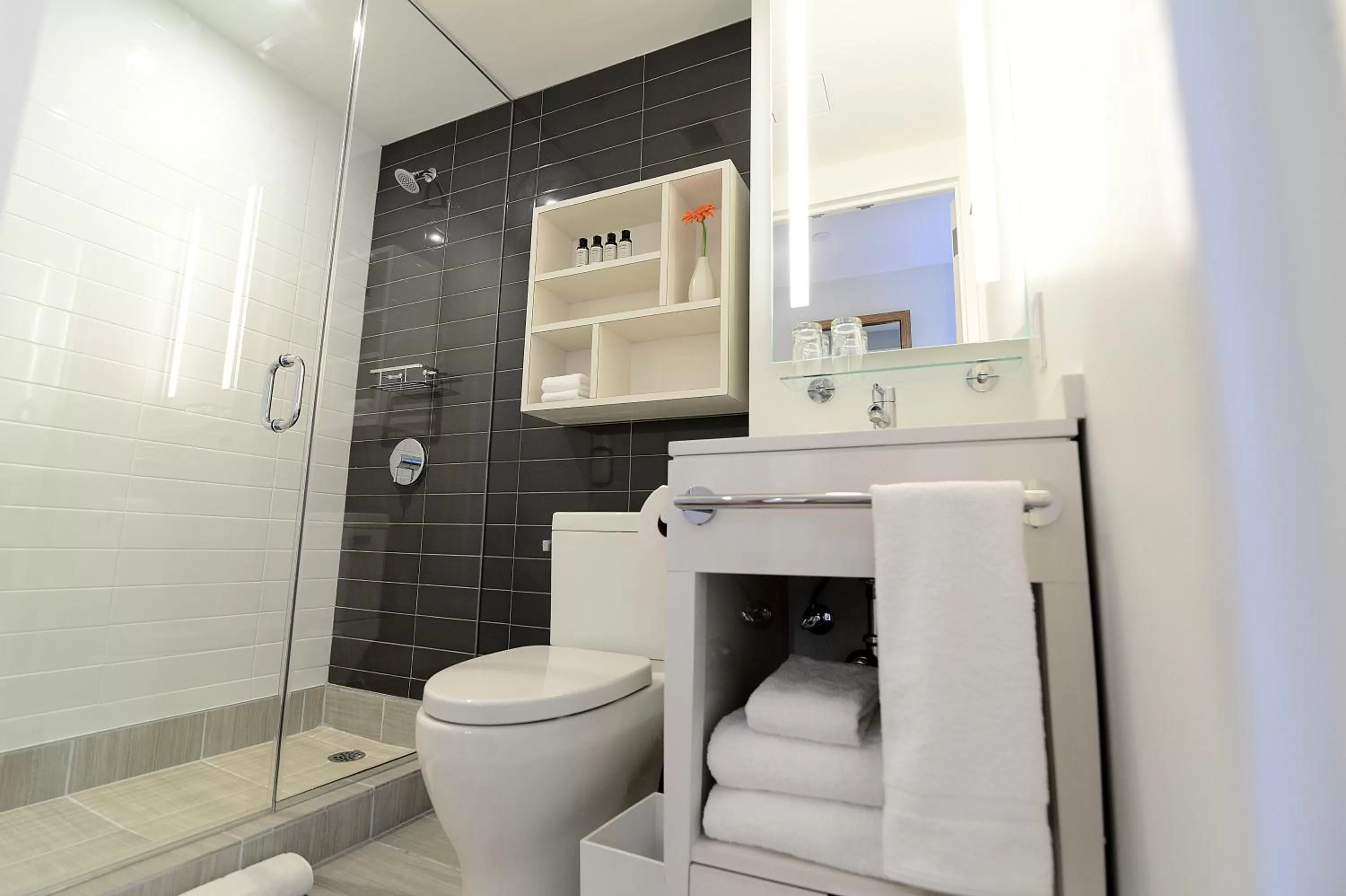 Bathroom in Edge Hotel Washington Heights