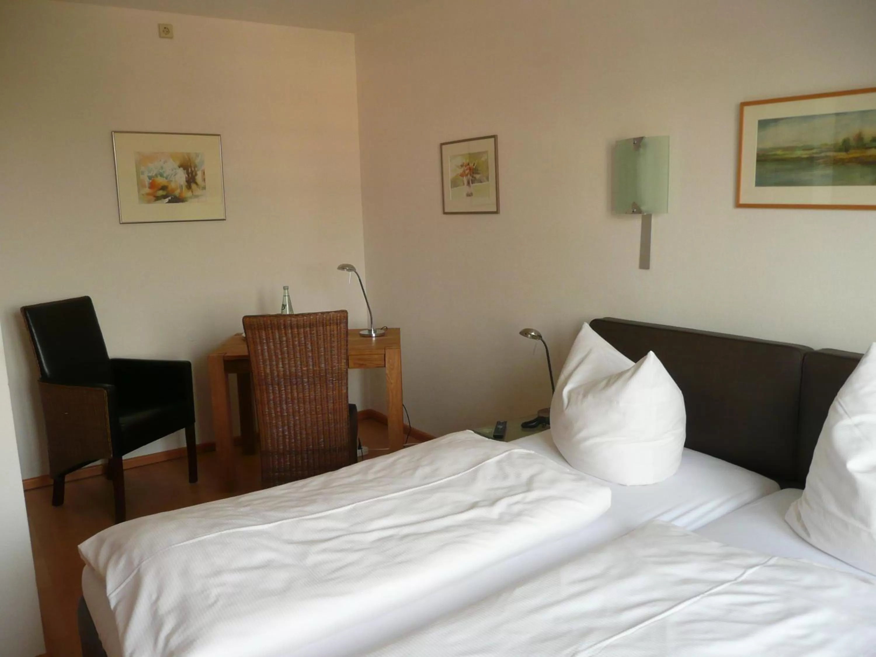 Photo of the whole room, Bed in Hotel im Kavalierhaus