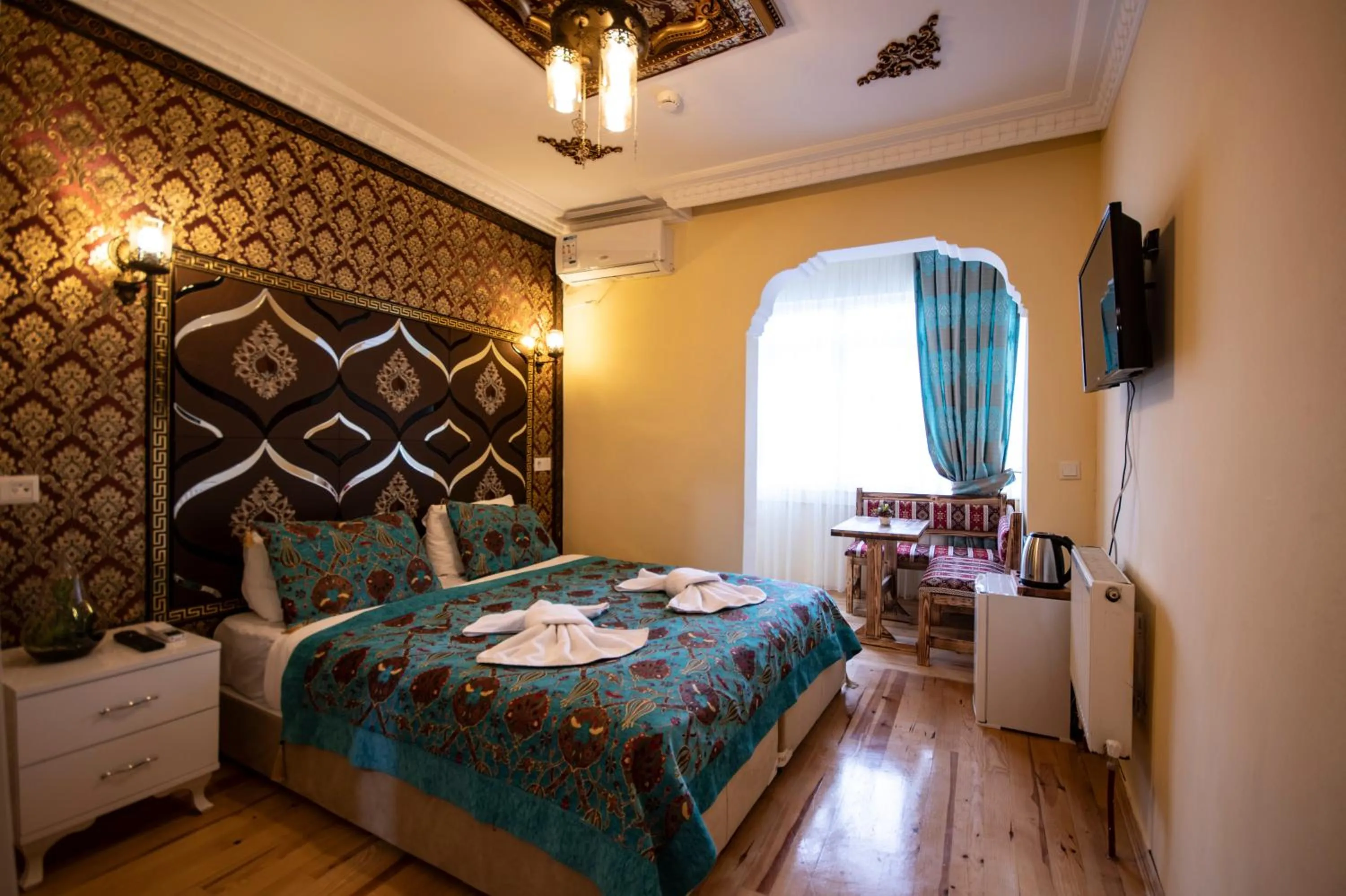 Bed in Paris Garden Hotel Istanbul