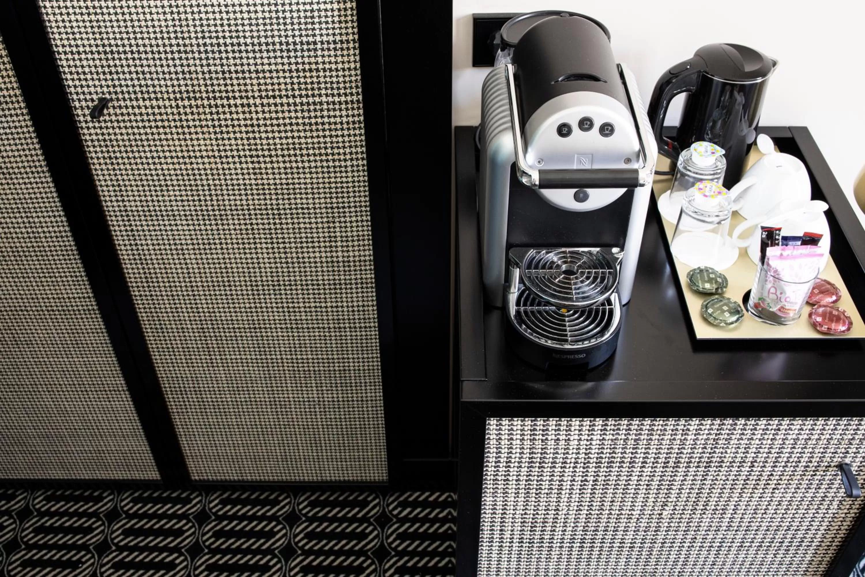 Coffee/tea facilities in Best Western Premier Hotel Roosevelt