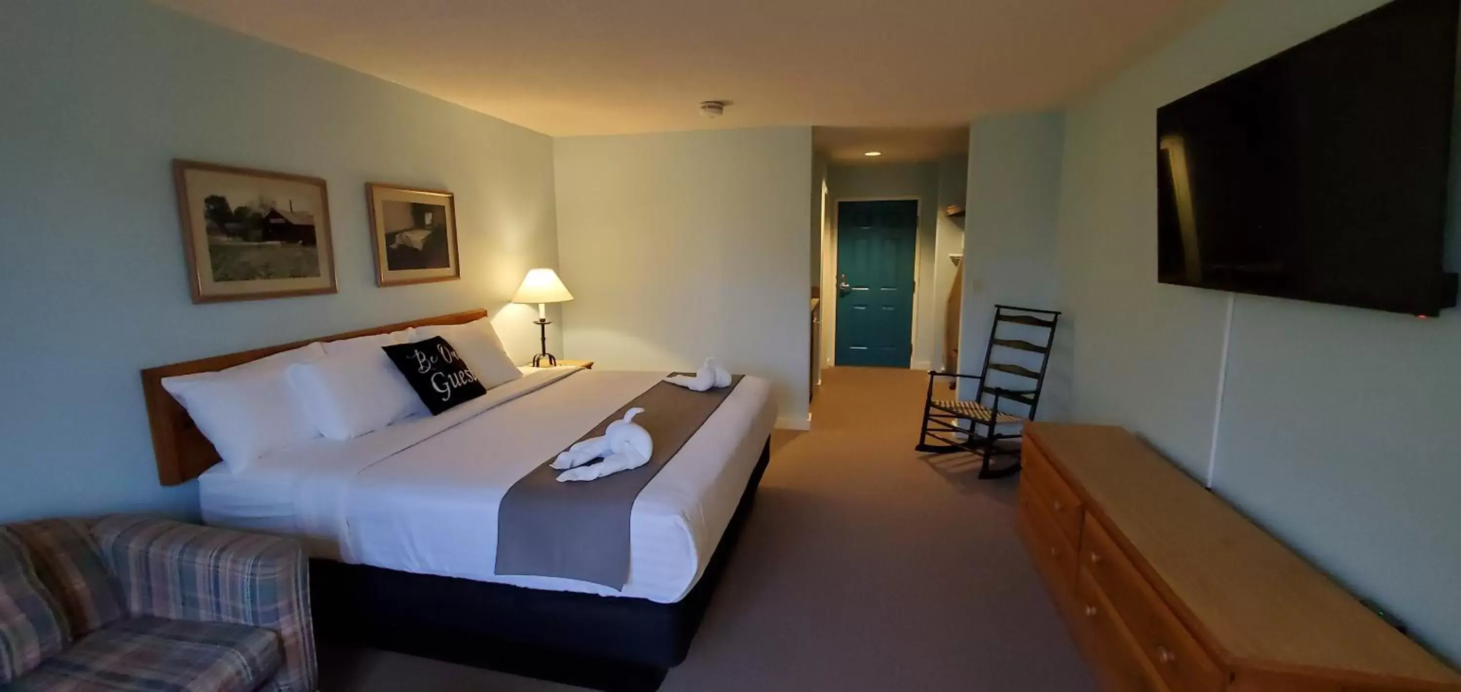 Bedroom in Amish Inn