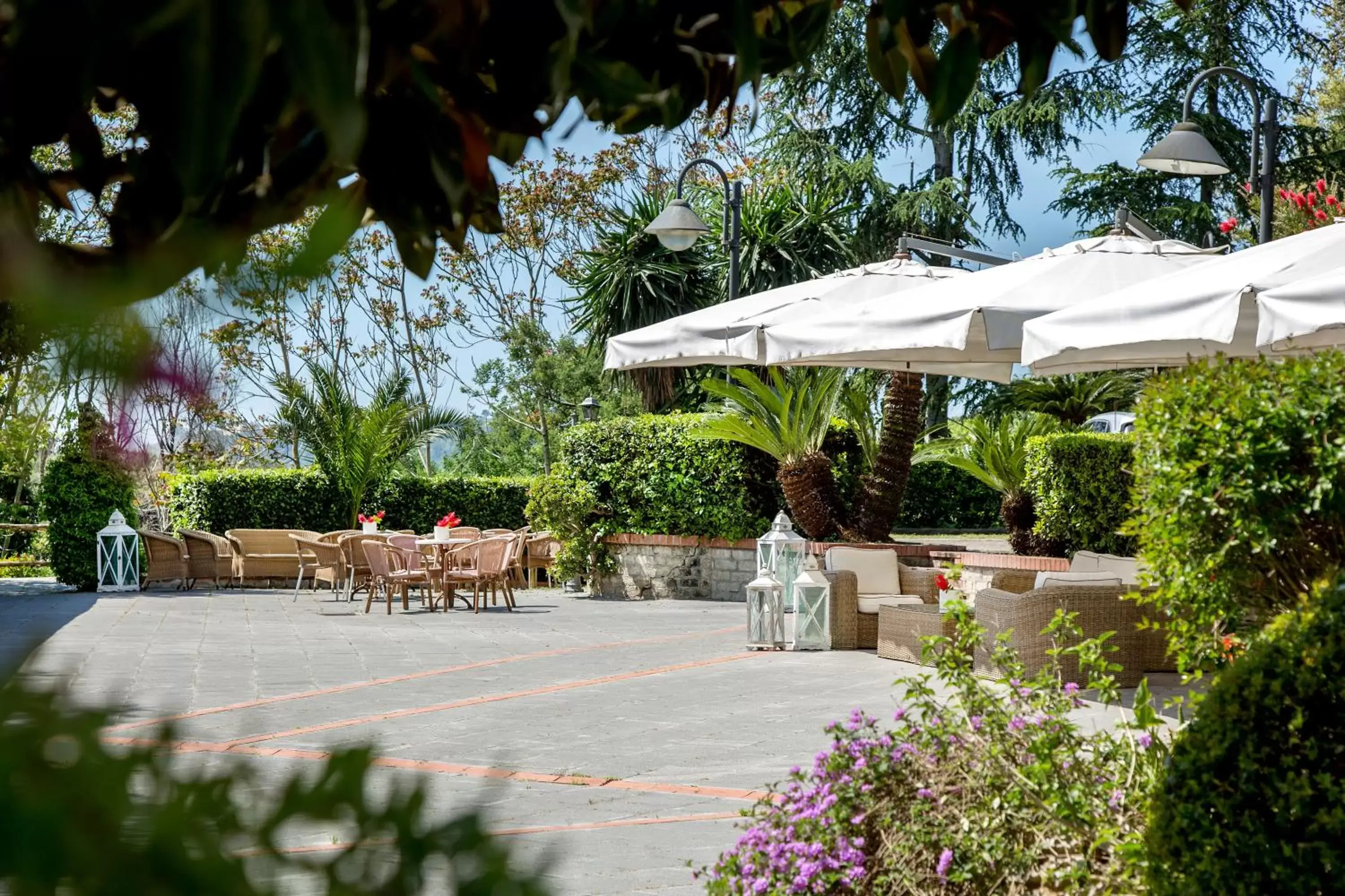 Patio, Restaurant/Places to Eat in Montespina Park Hotel