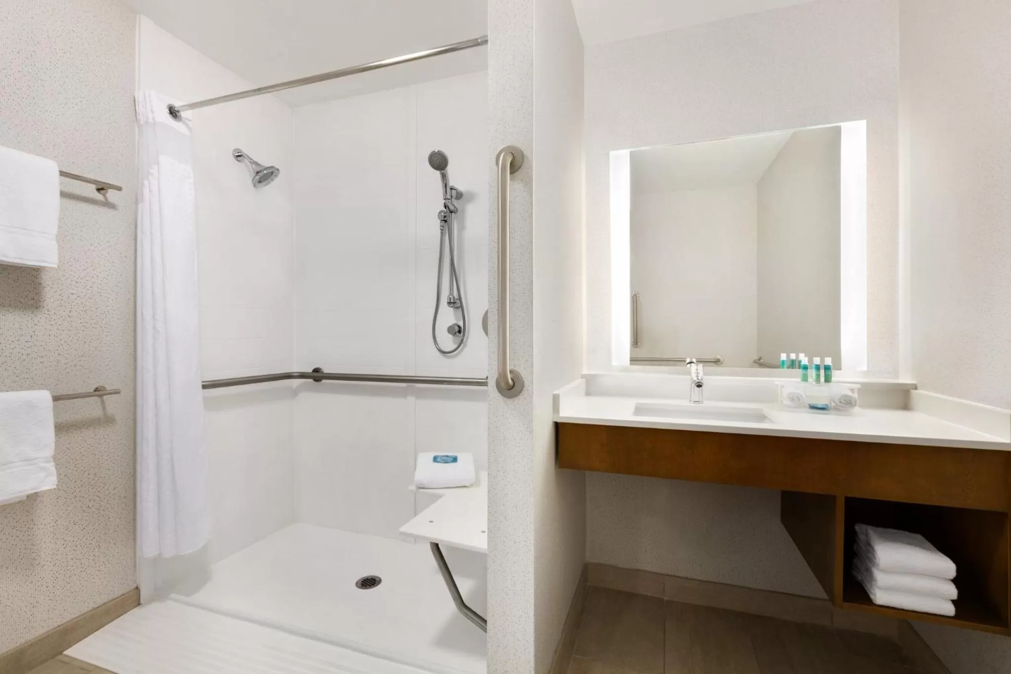 Photo of the whole room in Holiday Inn Express & Suites Salisbury by IHG