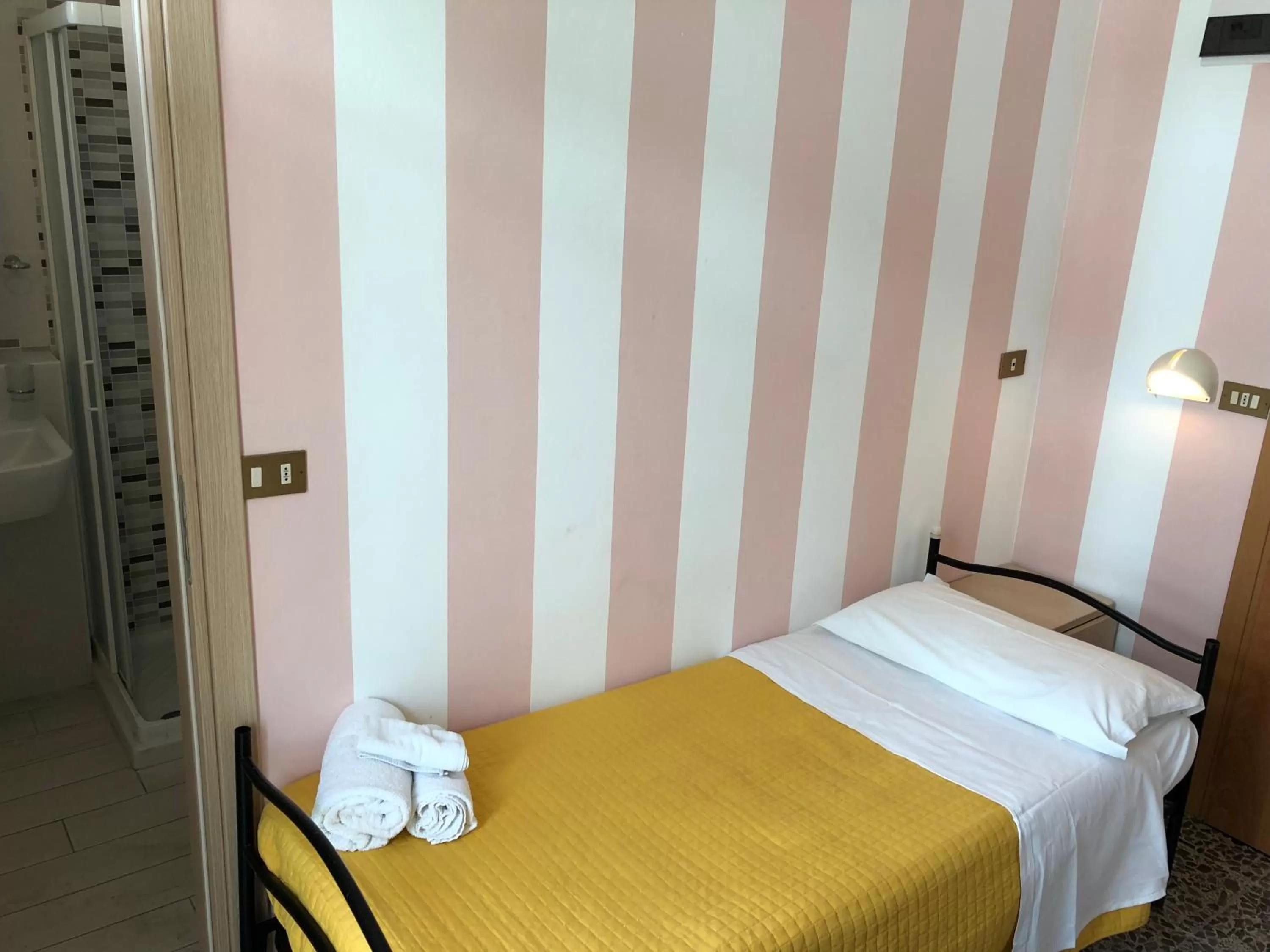 Bed in Beach Hotel Clerice