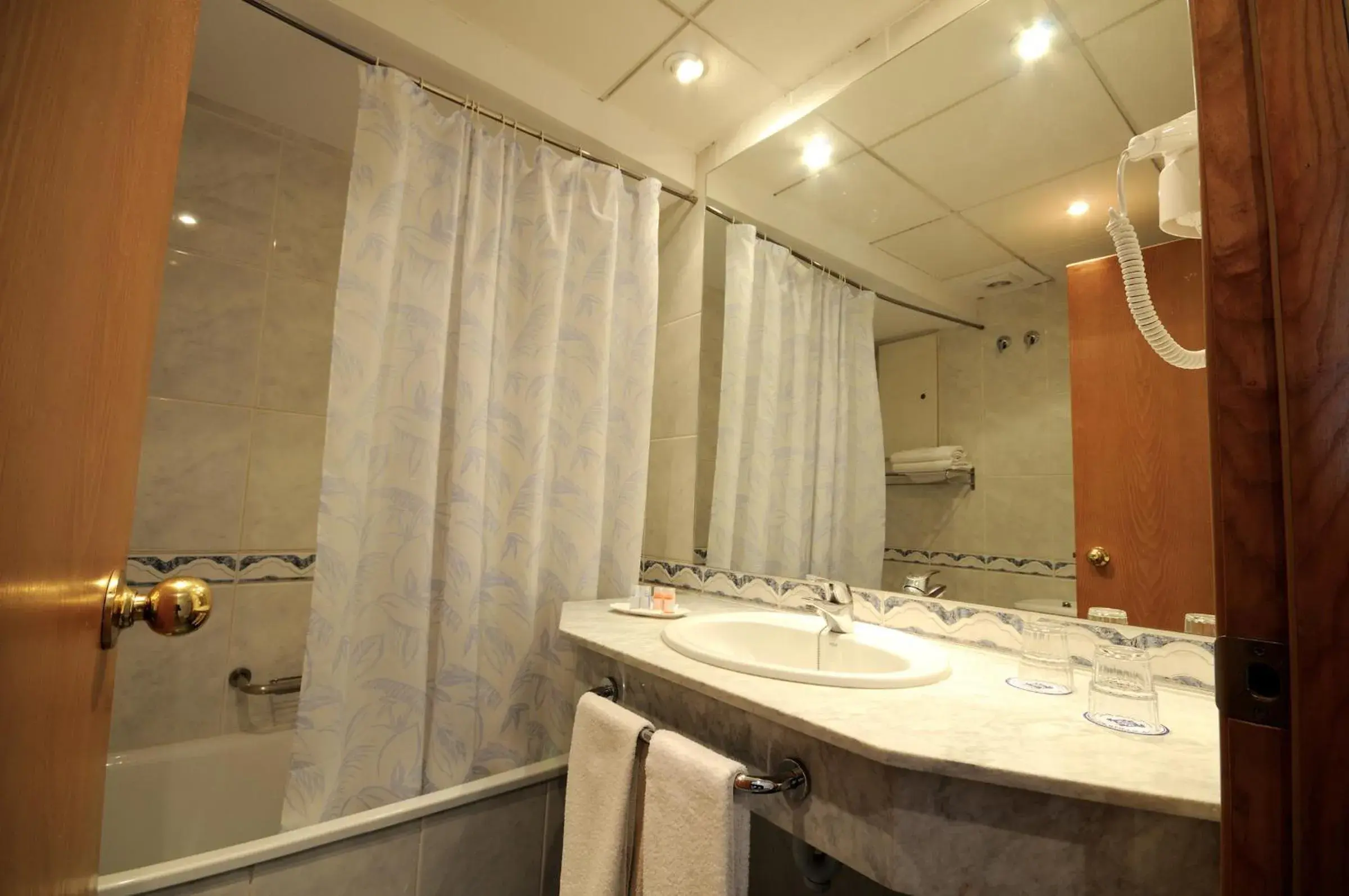 Bathroom in Hotel Ramblamar