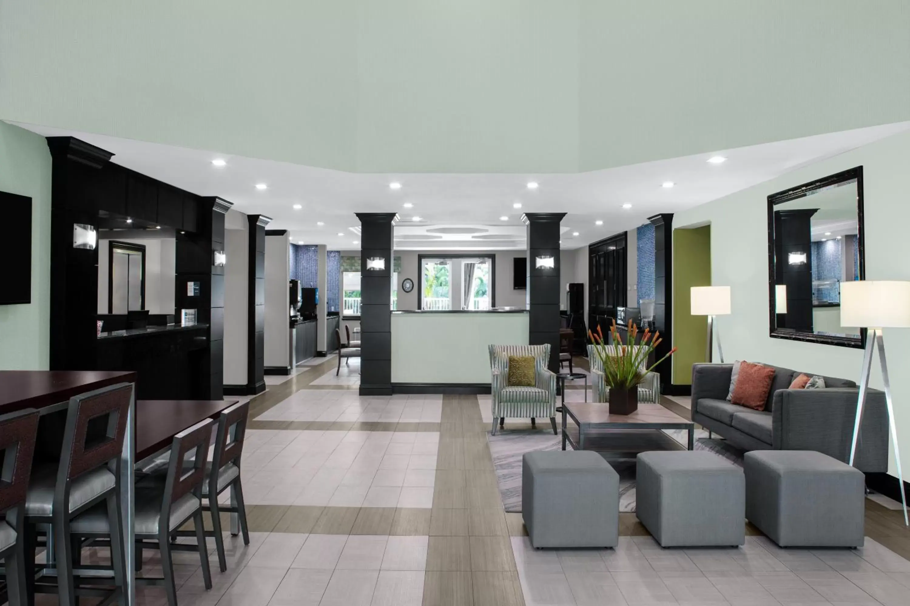 Lobby or reception in Best Western Plus Miami-Doral/Dolphin Mall