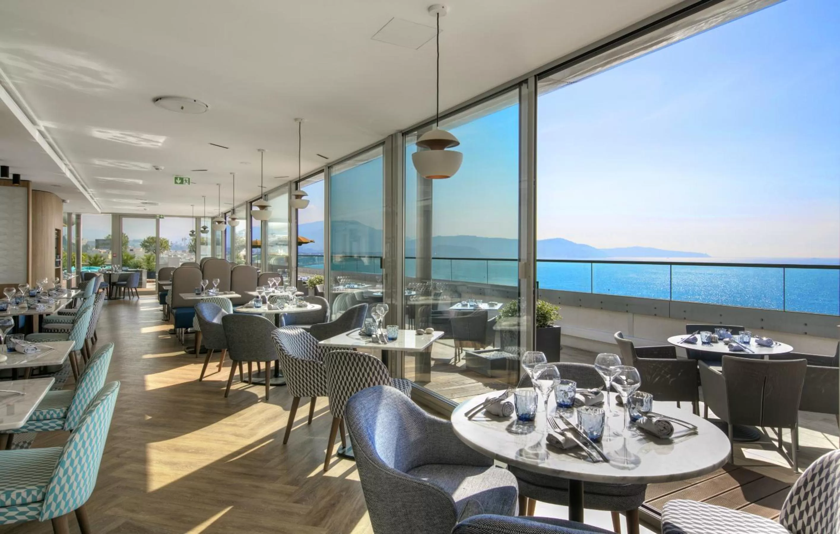 Restaurant/places to eat in Radisson Blu Hotel Nice