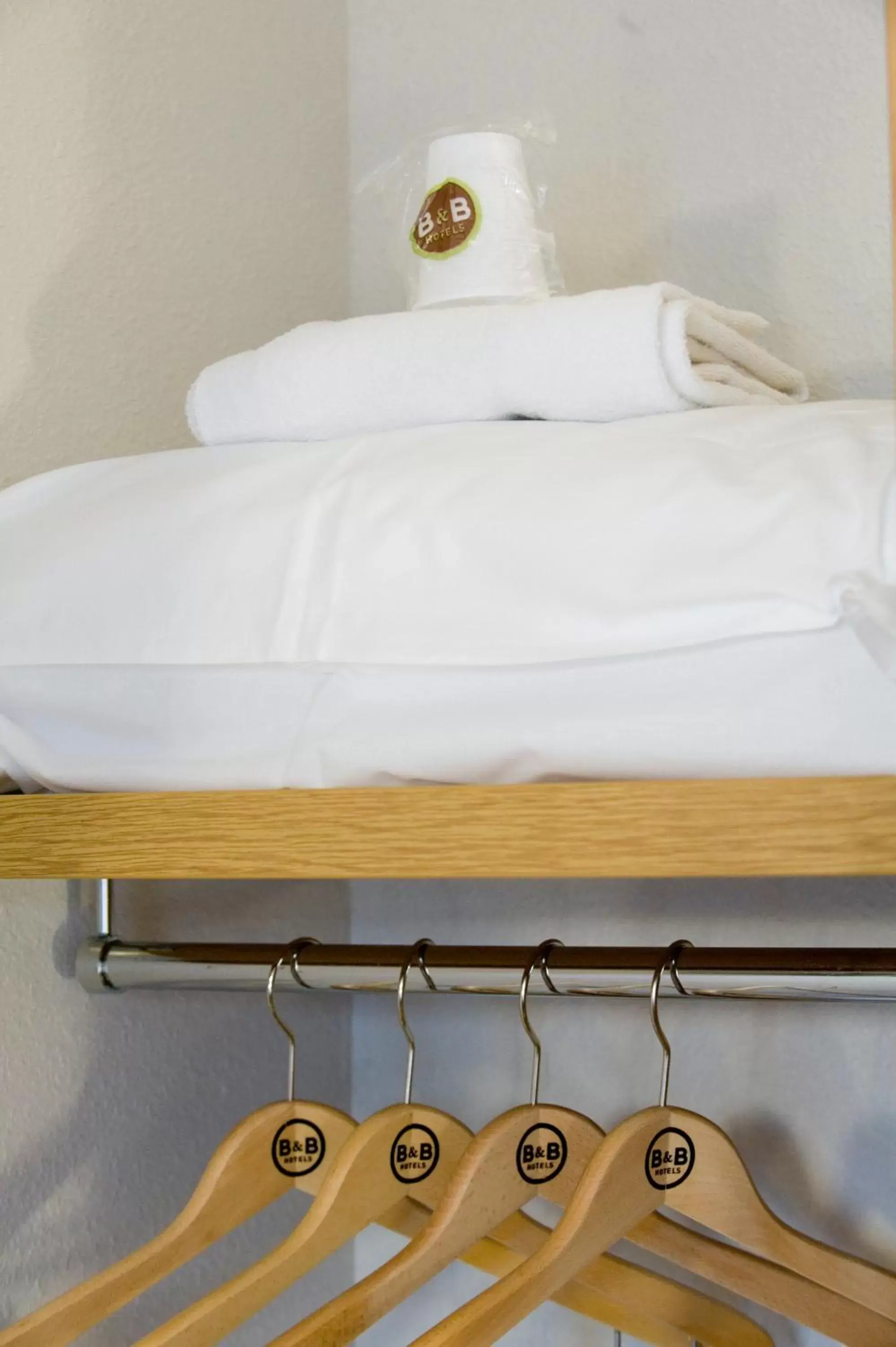 Bedroom, Bed in B&B HOTEL Montauban