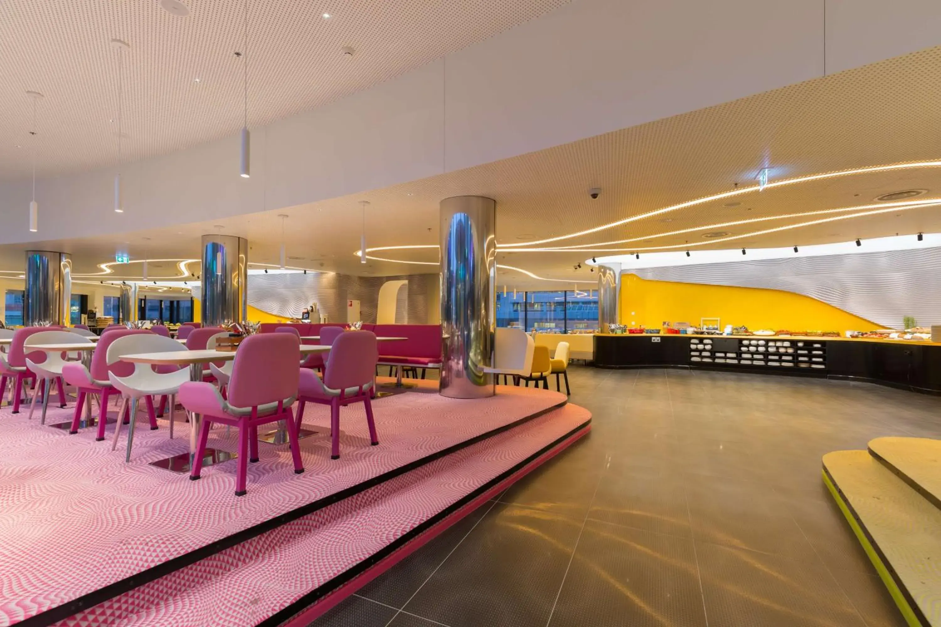 Breakfast, Restaurant/Places to Eat in Park Inn by Radisson Amsterdam City West