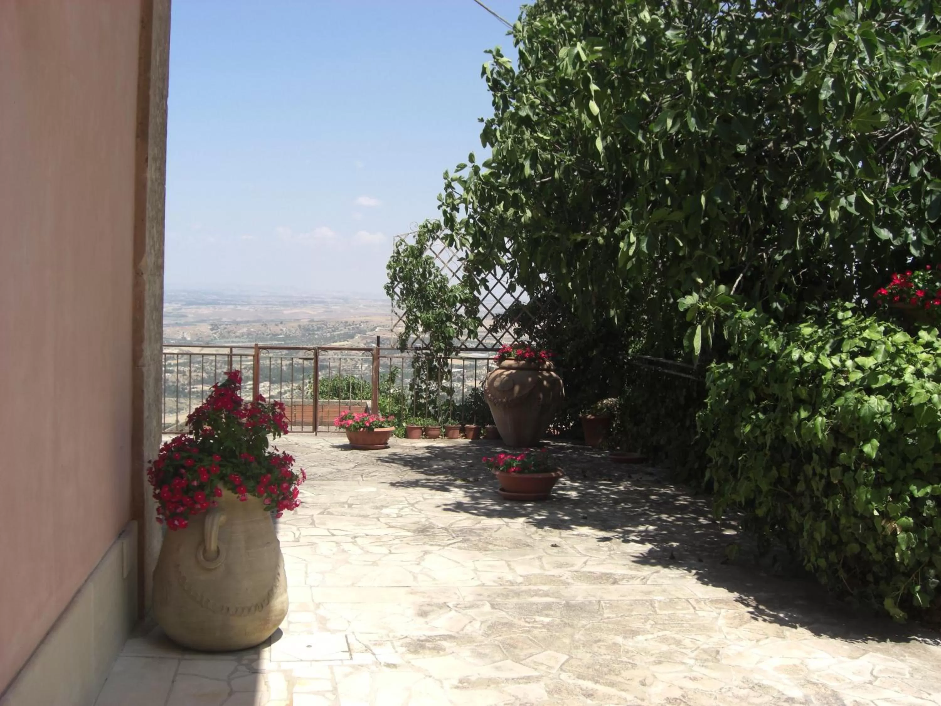 Facade/entrance in Albergo Villa Nobile